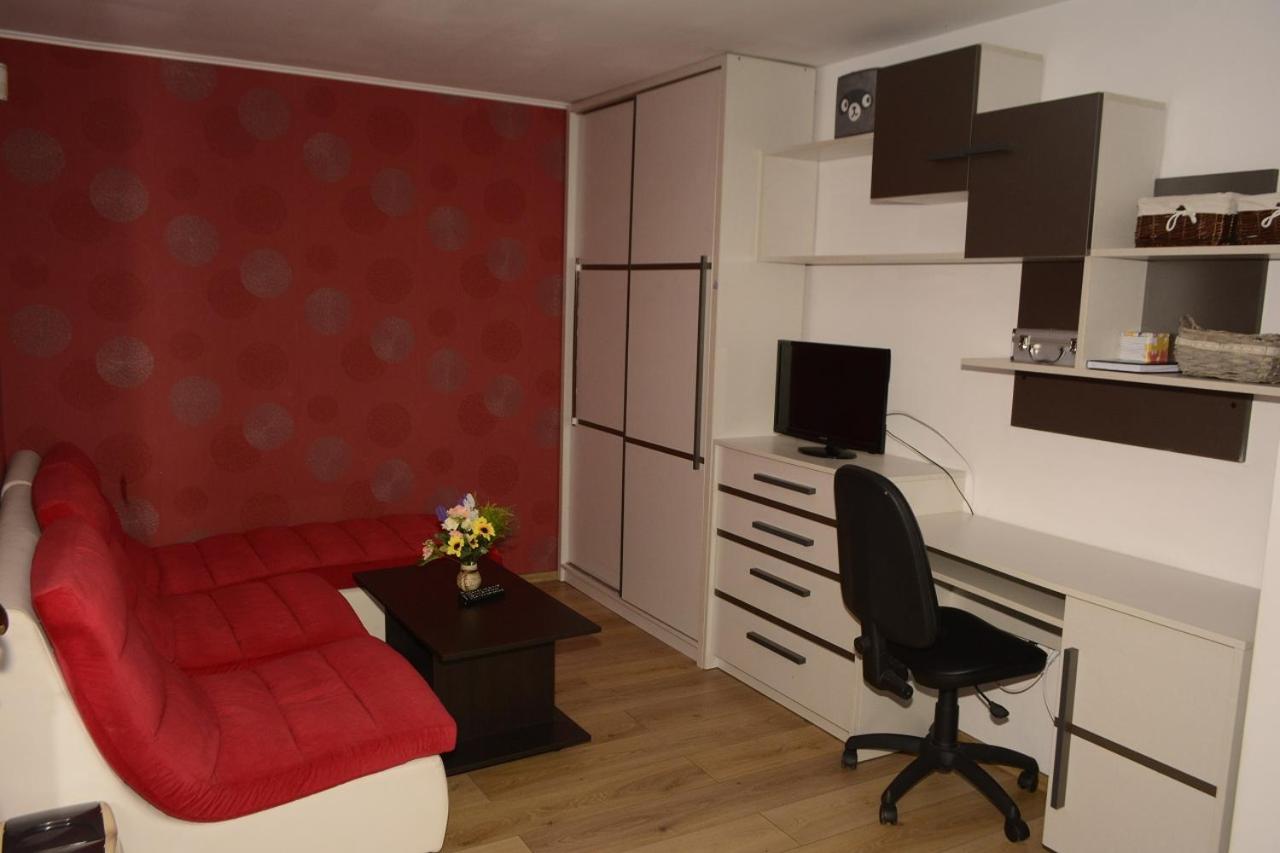 Two-Bedroom Apartment - Photo 32