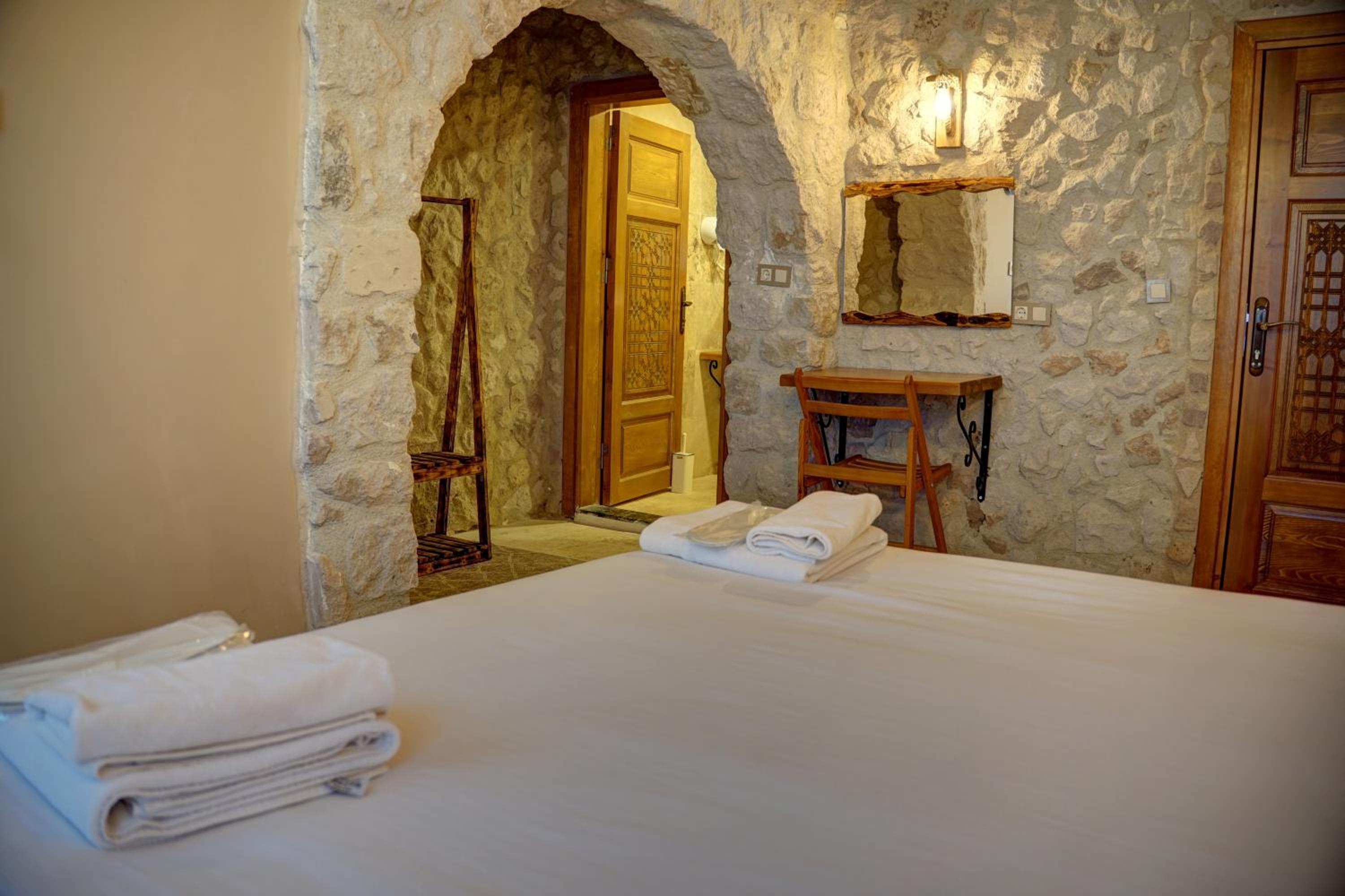 Double Room with Mountain View - Photo 17