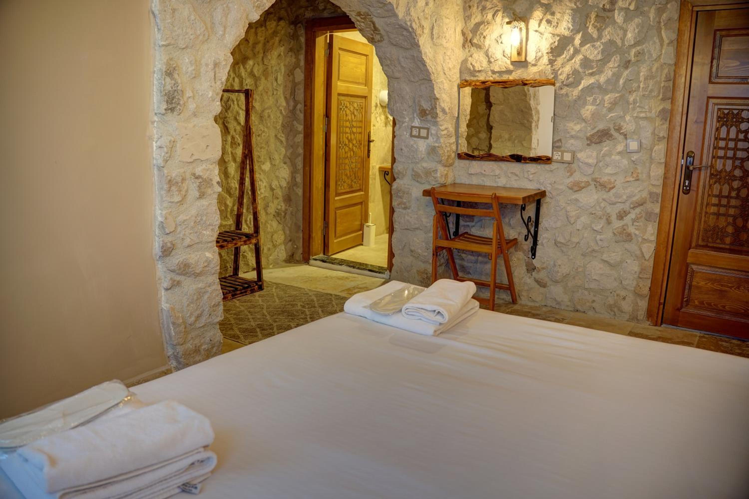 Double Room with Mountain View - Photo 1