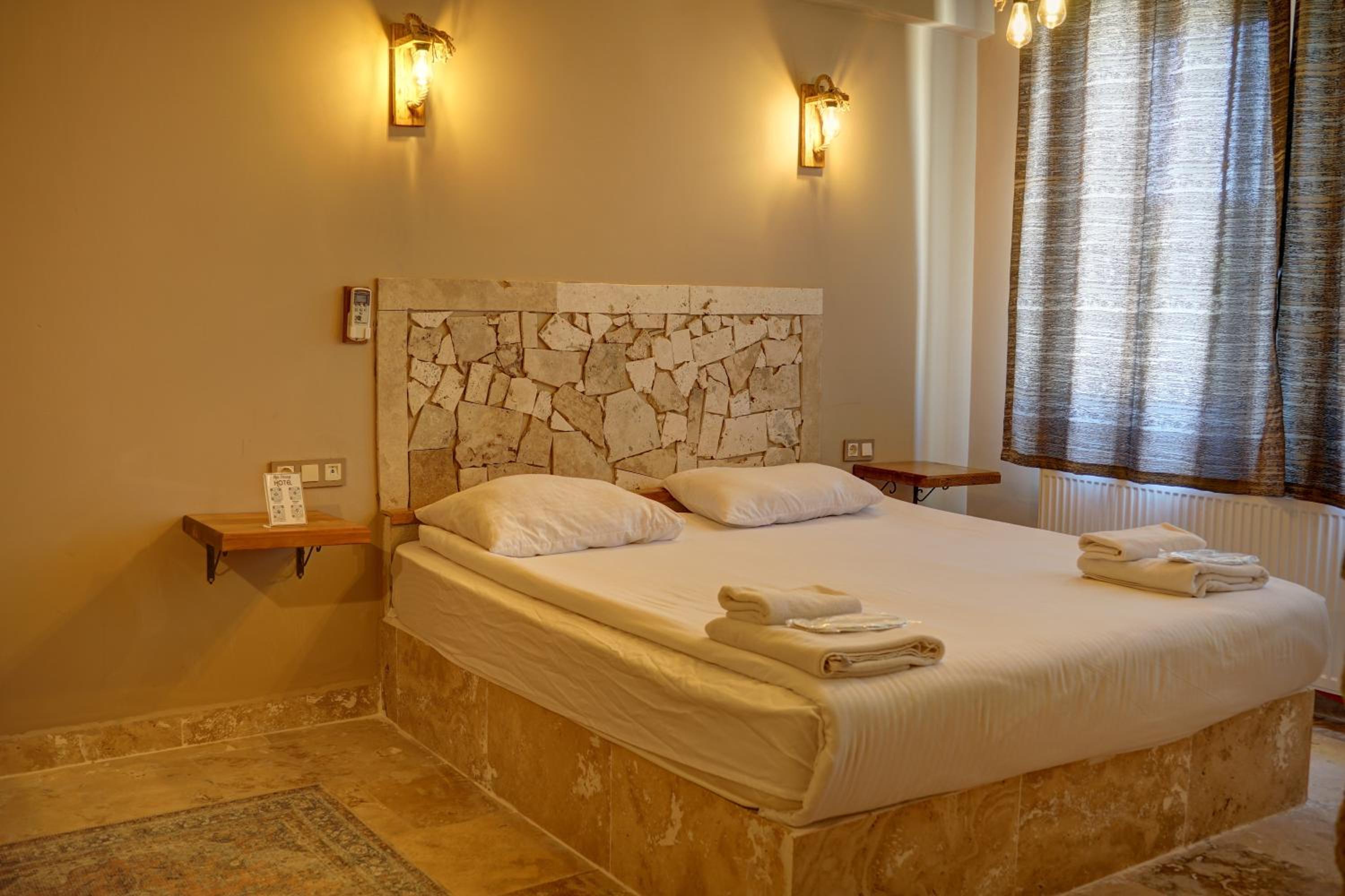 Double Room with Mountain View - Photo 18