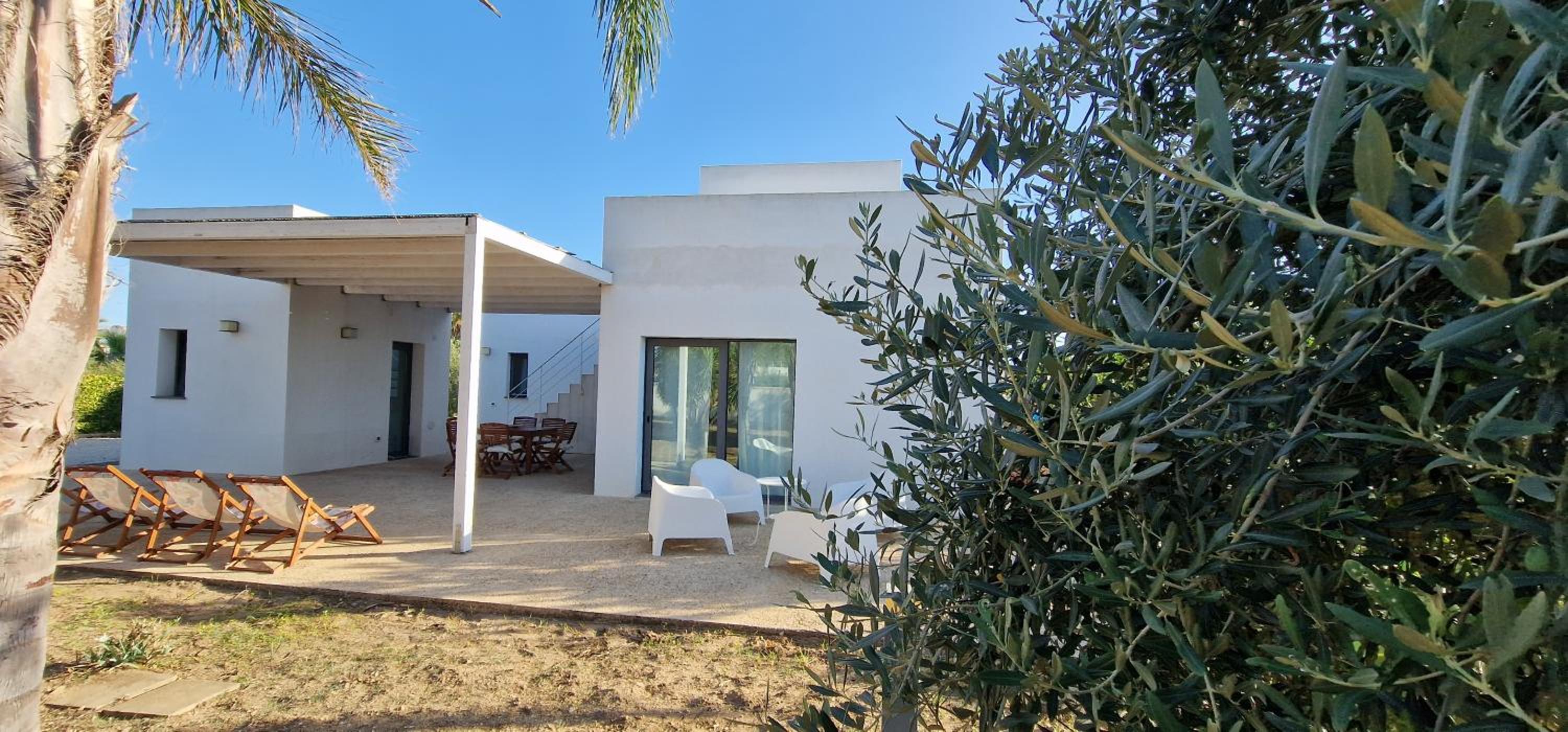 Three-Bedroom Villa photo 3