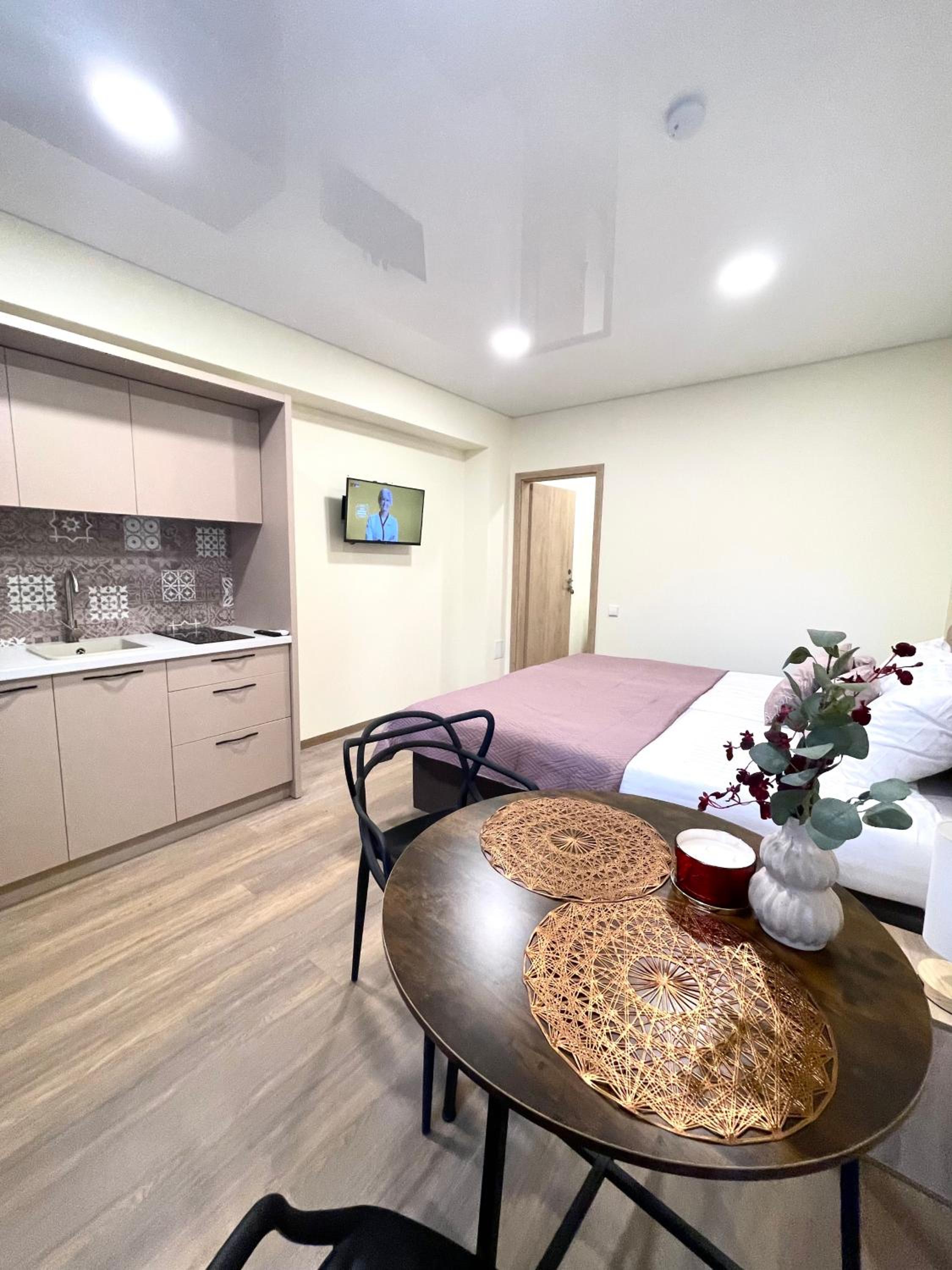 Apartment - Ground Floor - Photo 2