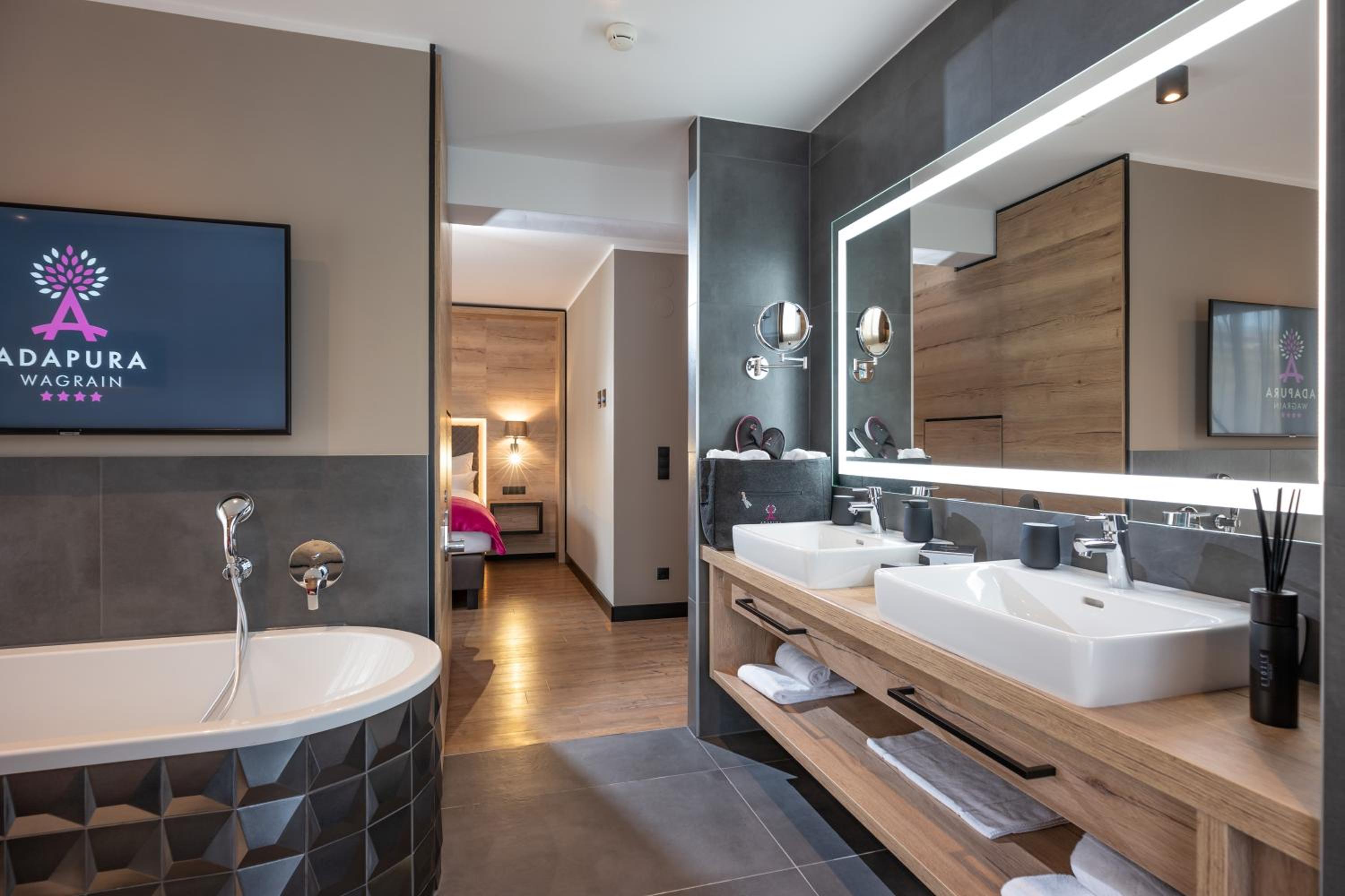 Superior Suite- HEARTBEAT - Photo 2
