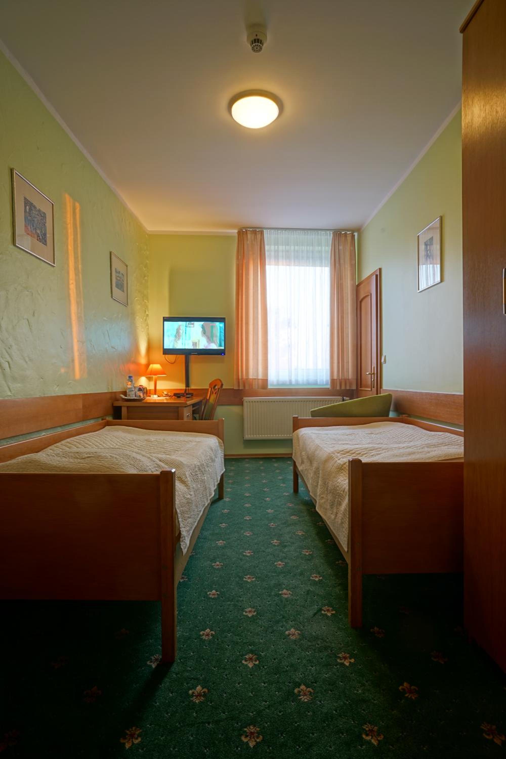 Small Twin Room photo 1