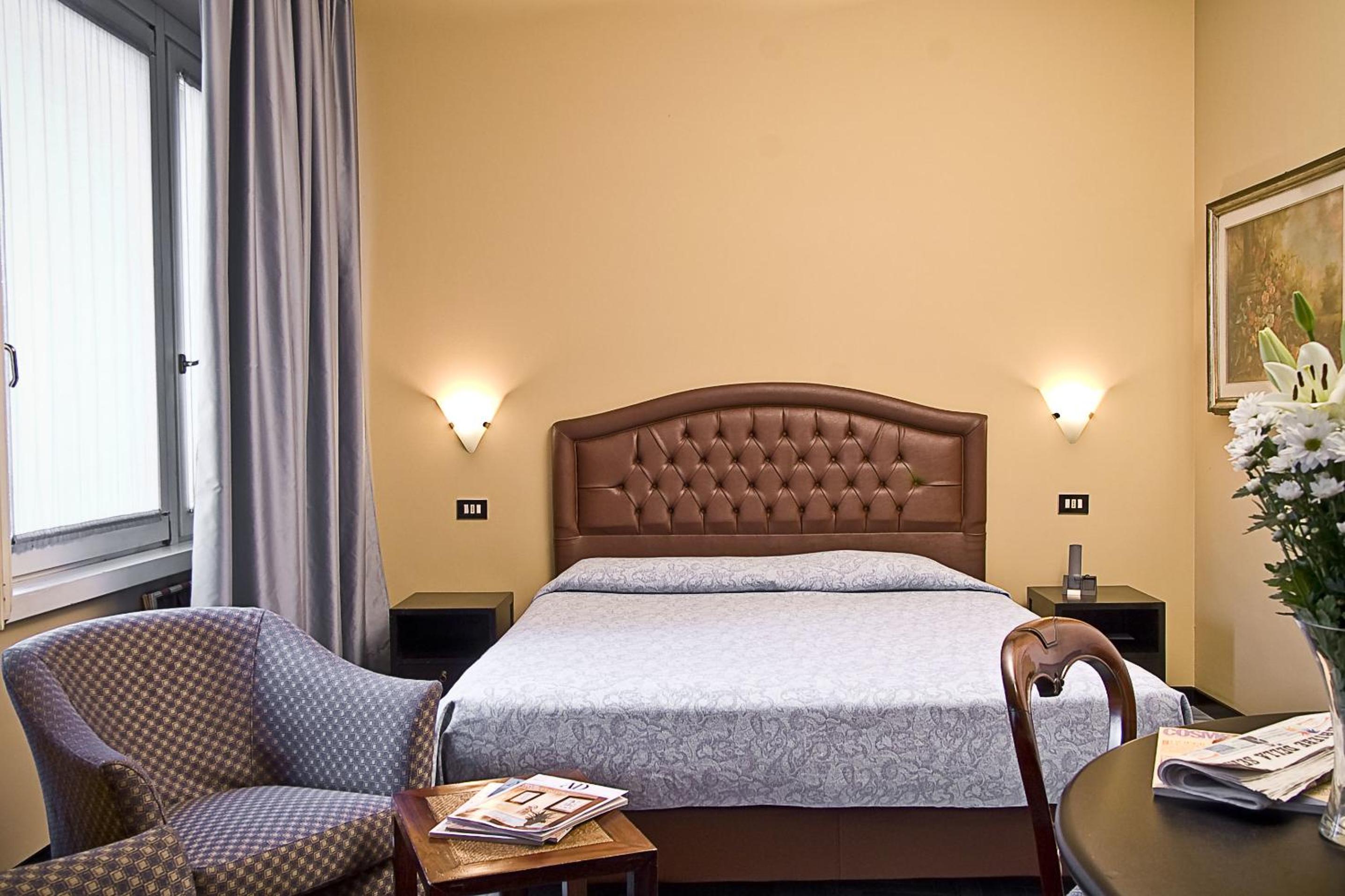 Standard Double Room - Photo 2