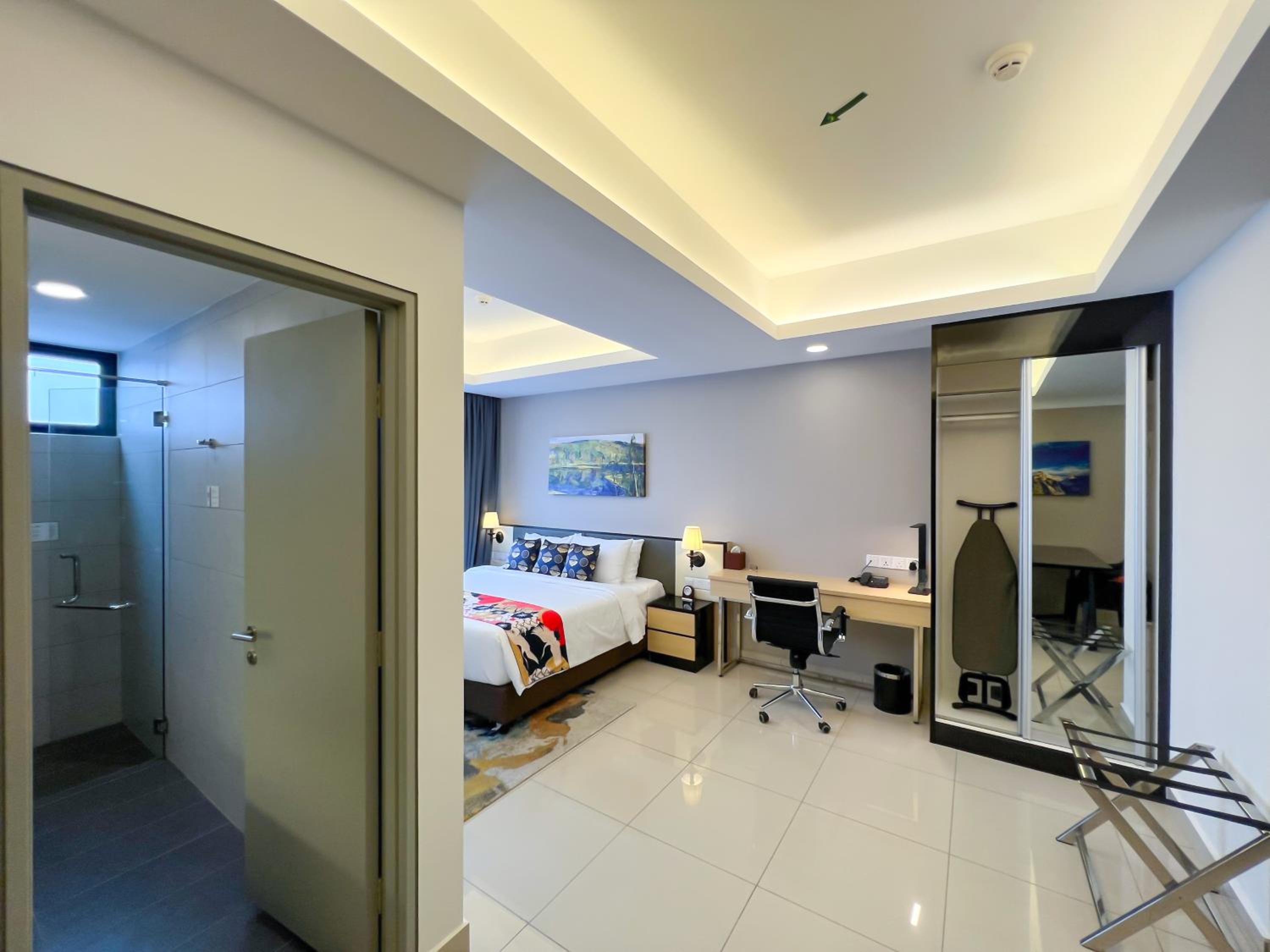 Standard Studio - Photo 30