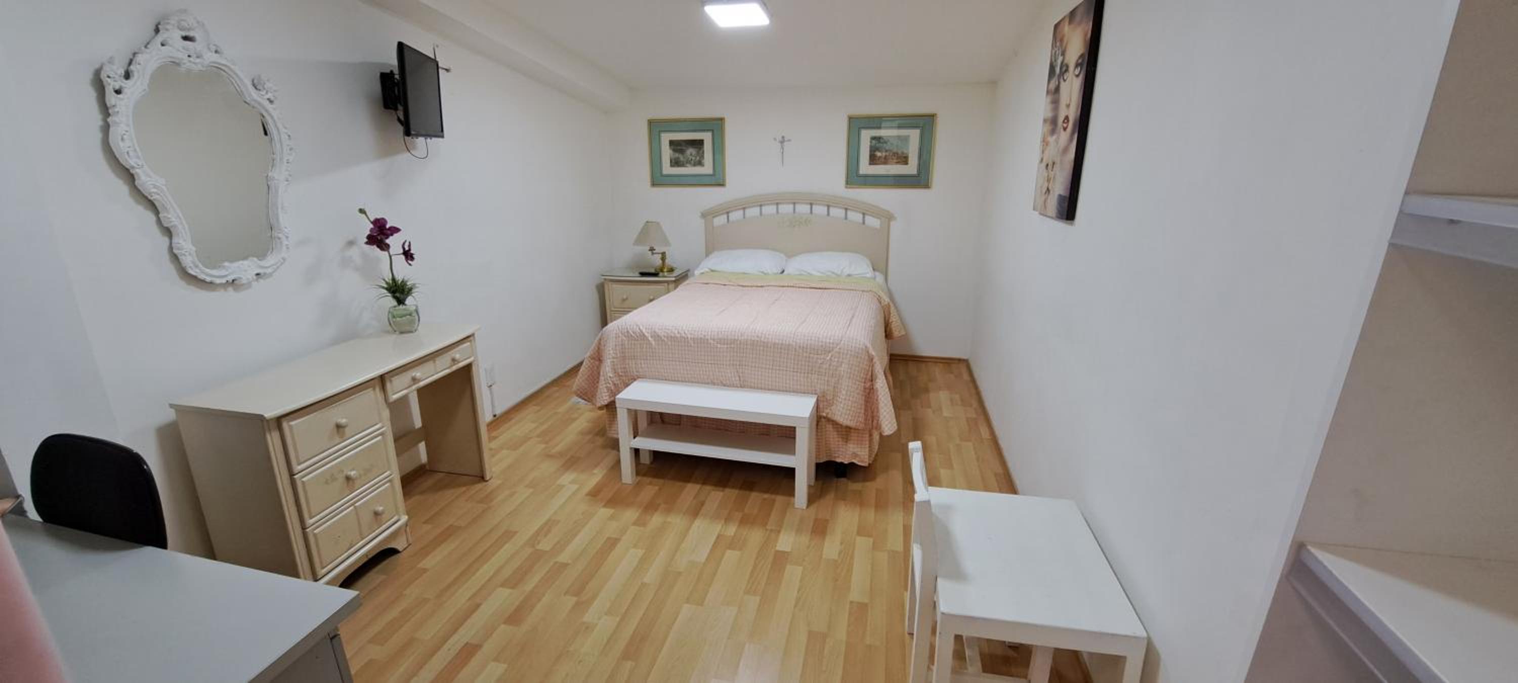 Double Room - Photo 16