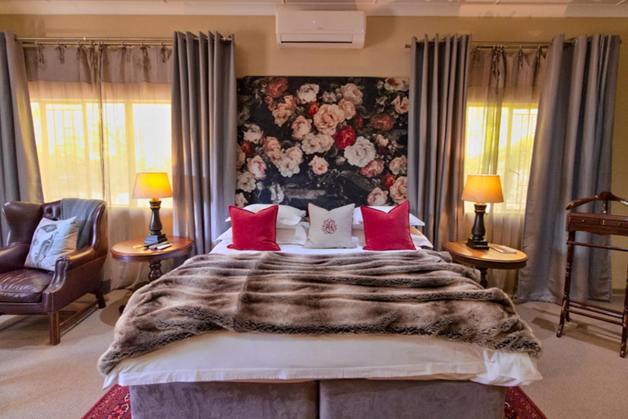 Deluxe King Room photo 1
