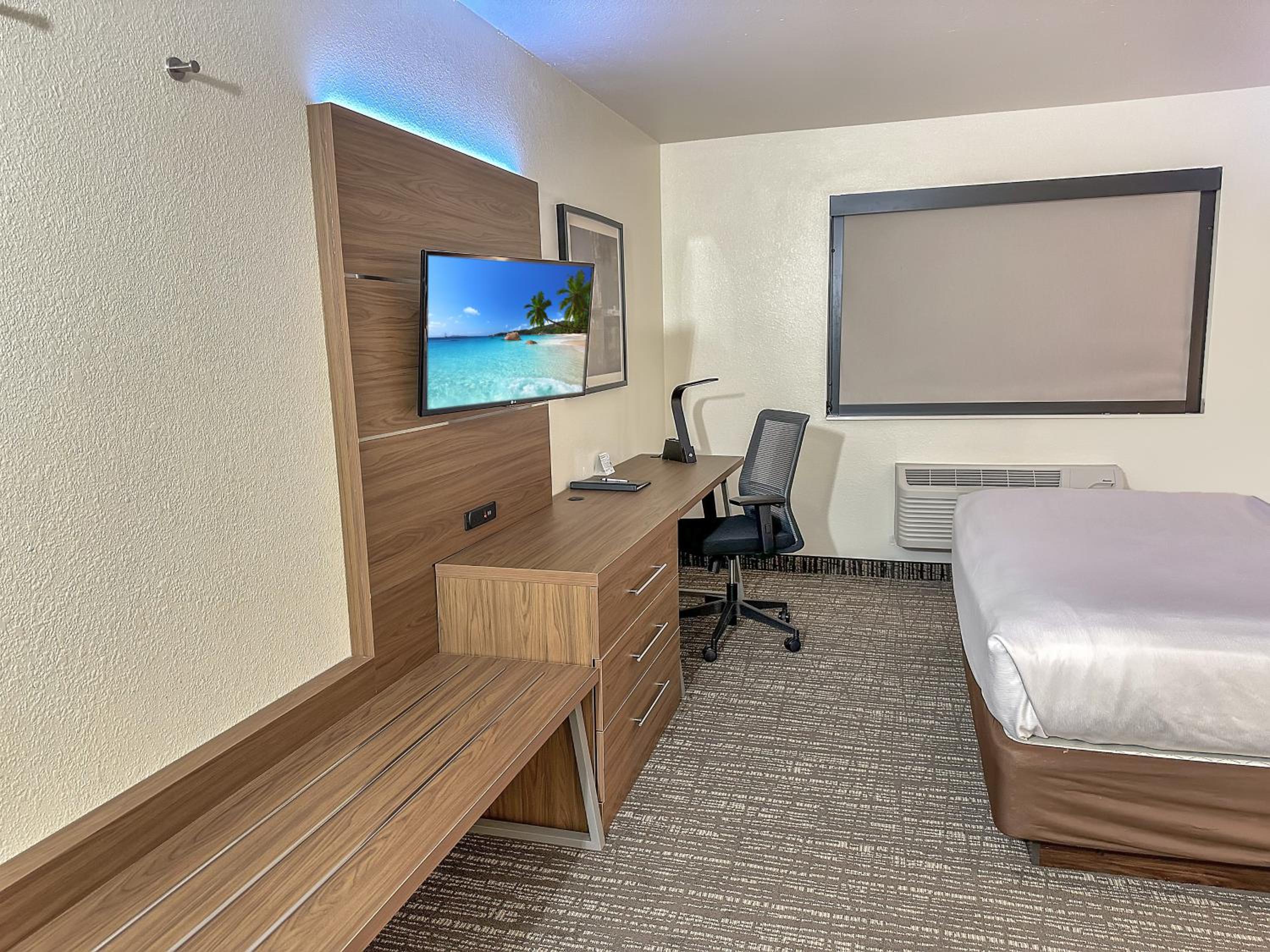 Deluxe Suite with Spa Bath photo 3