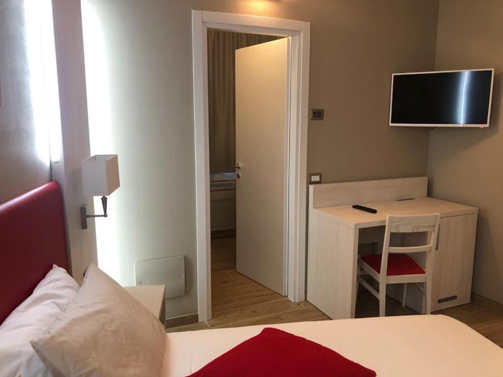 Triple Room - Photo 7