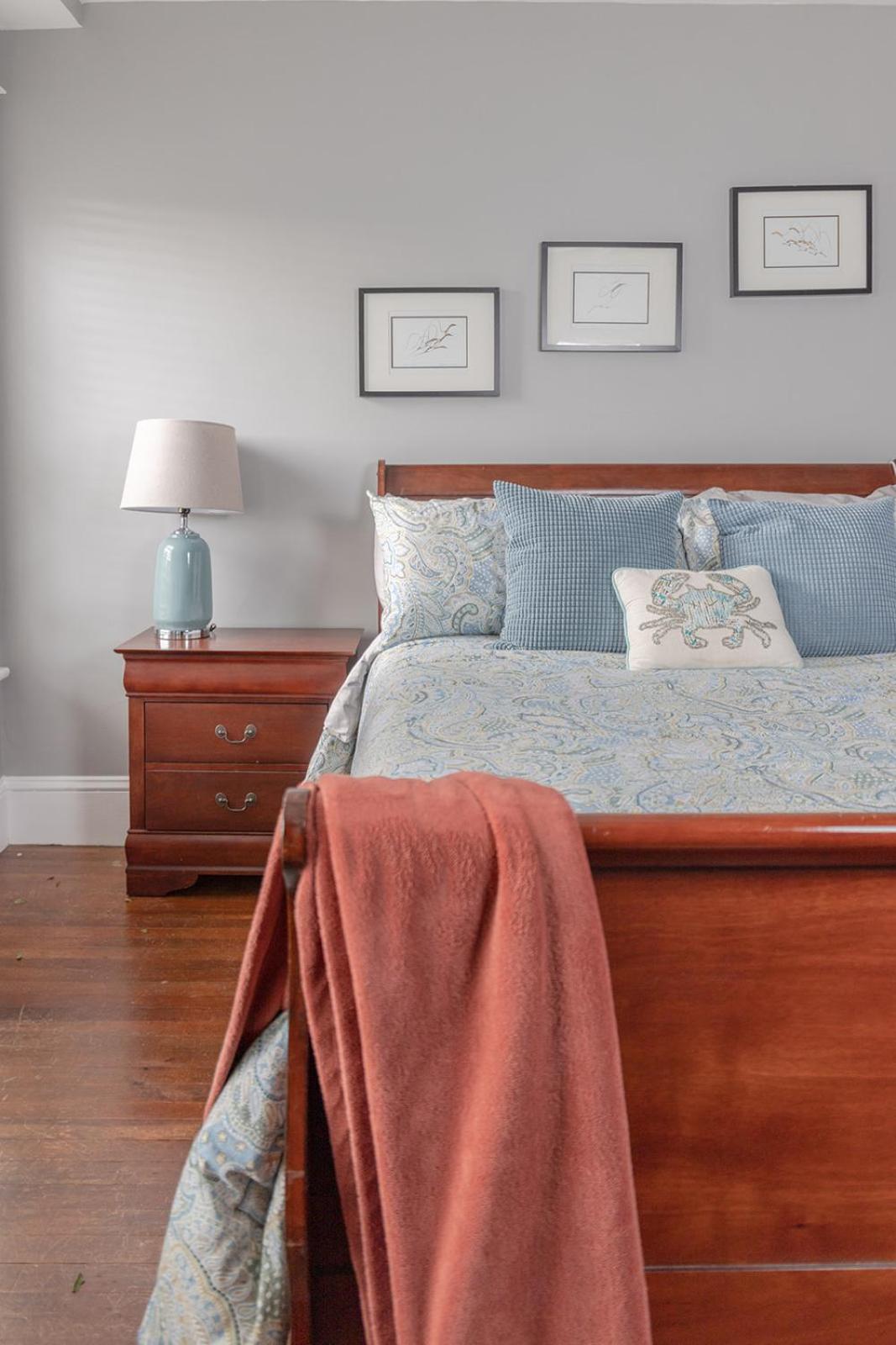 Queen Room photo 1