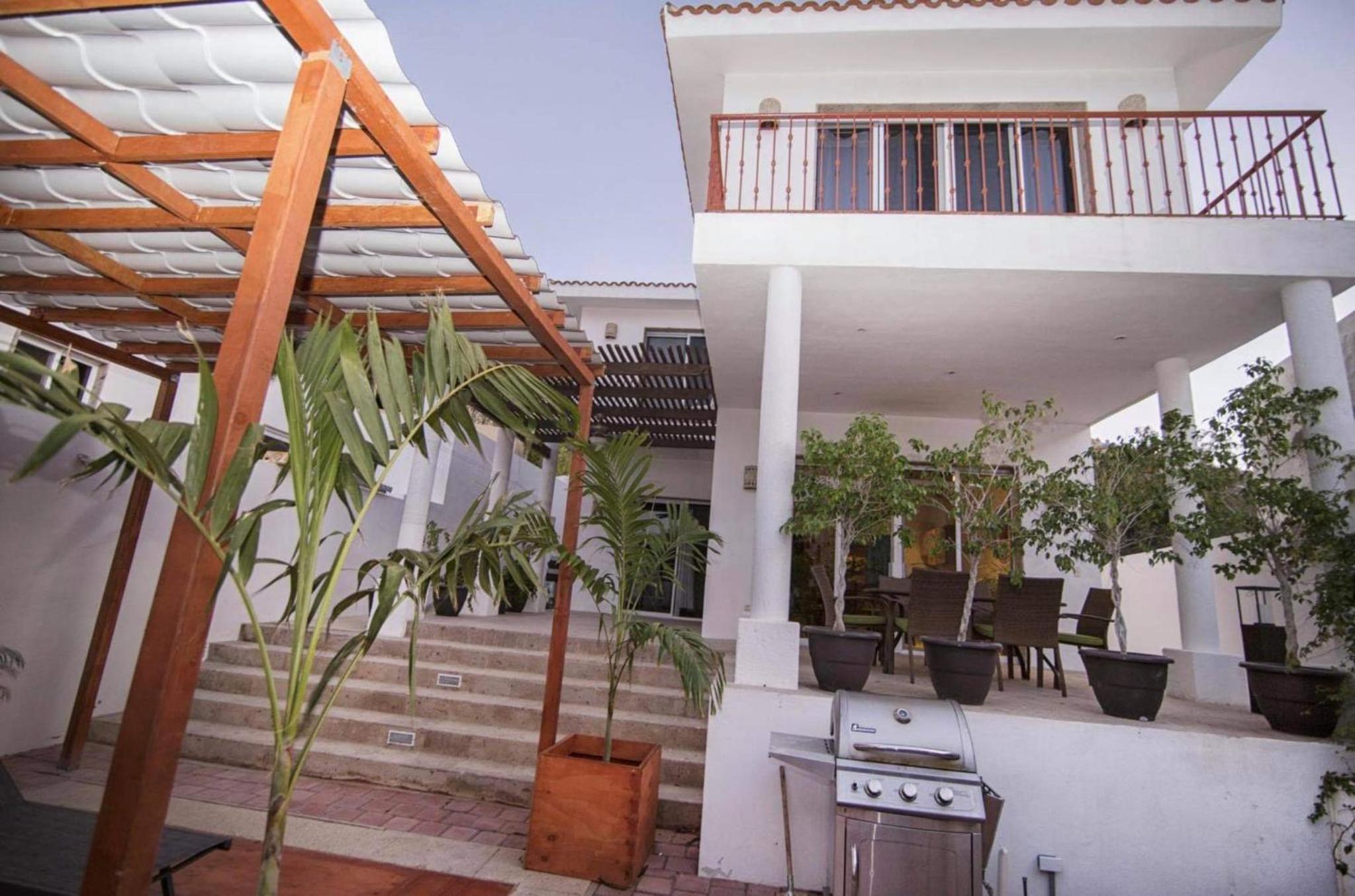 Deluxe Double Room with Balcony photo 3