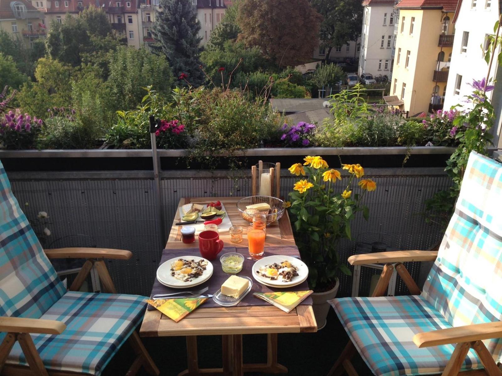 Apartment with Balcony photo 2