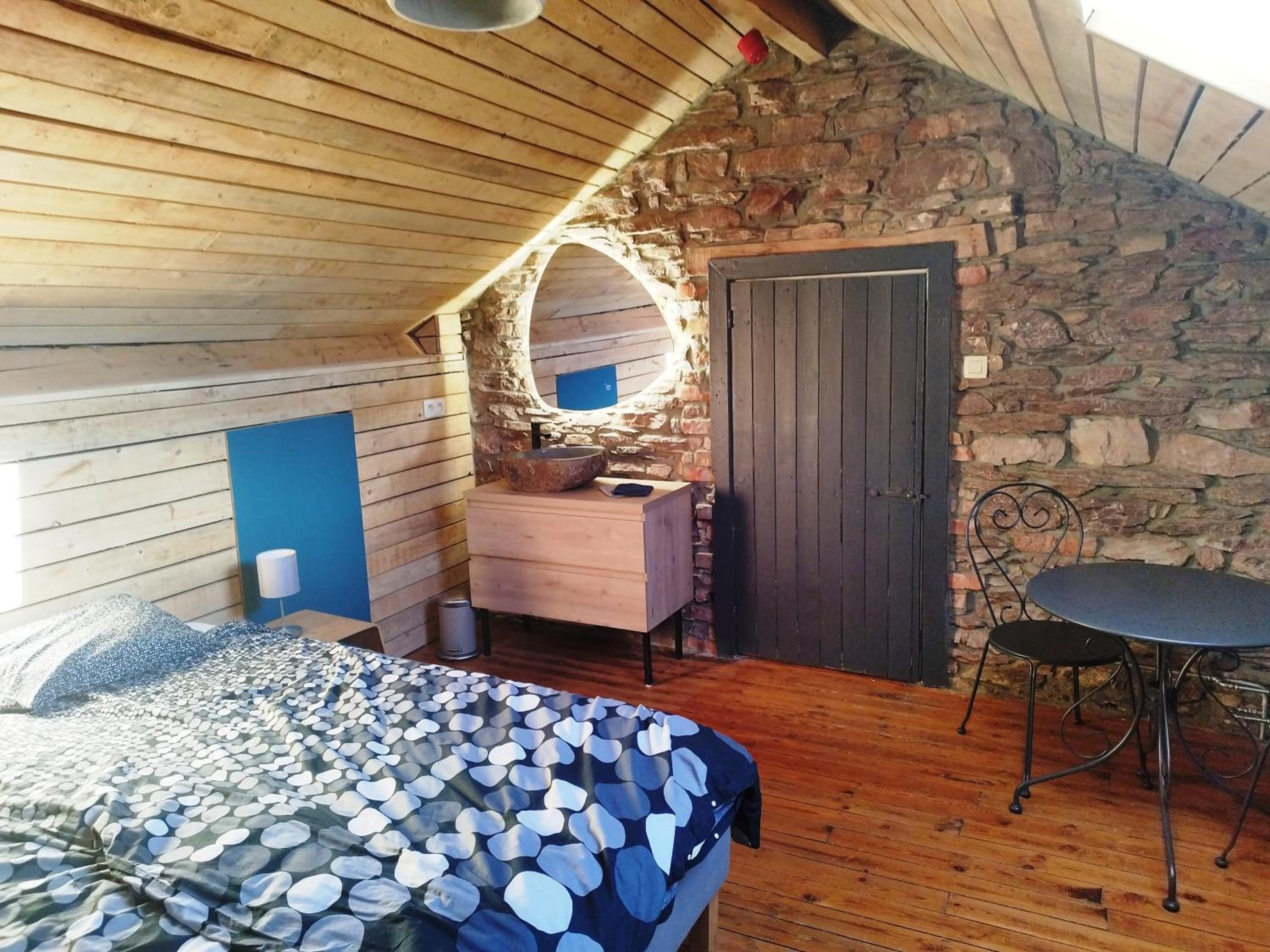 Seven-Bedroom House photo 1