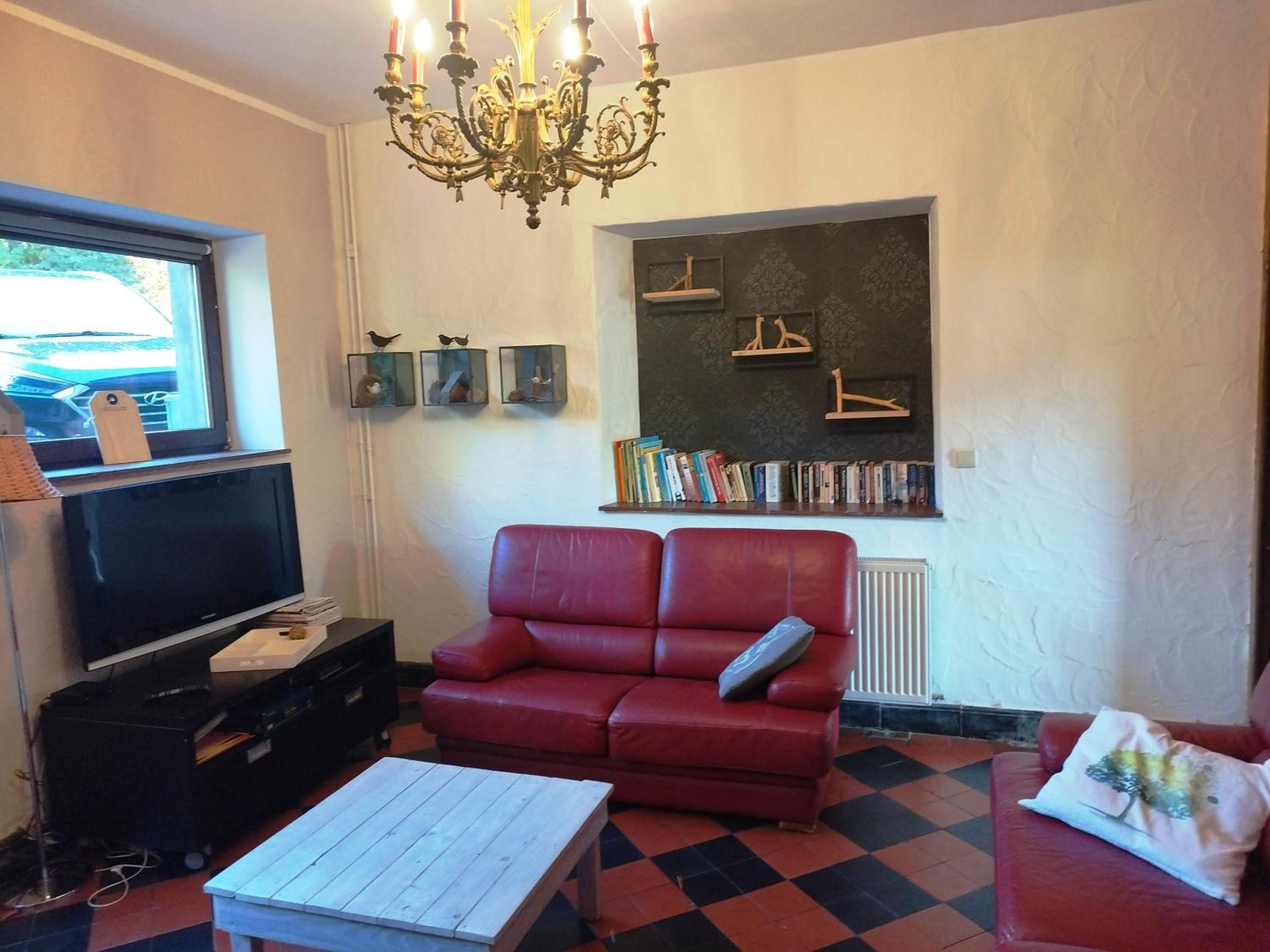 Seven-Bedroom House photo 2