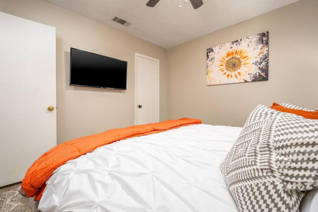 Two-Bedroom Apartment photo 3