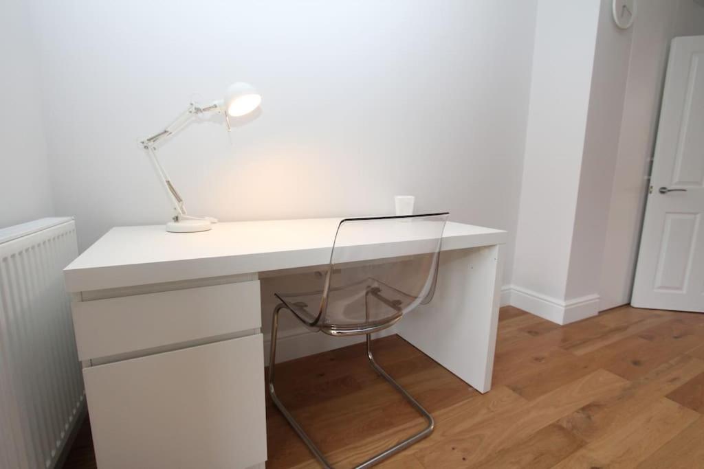 One-Bedroom Apartment photo 3