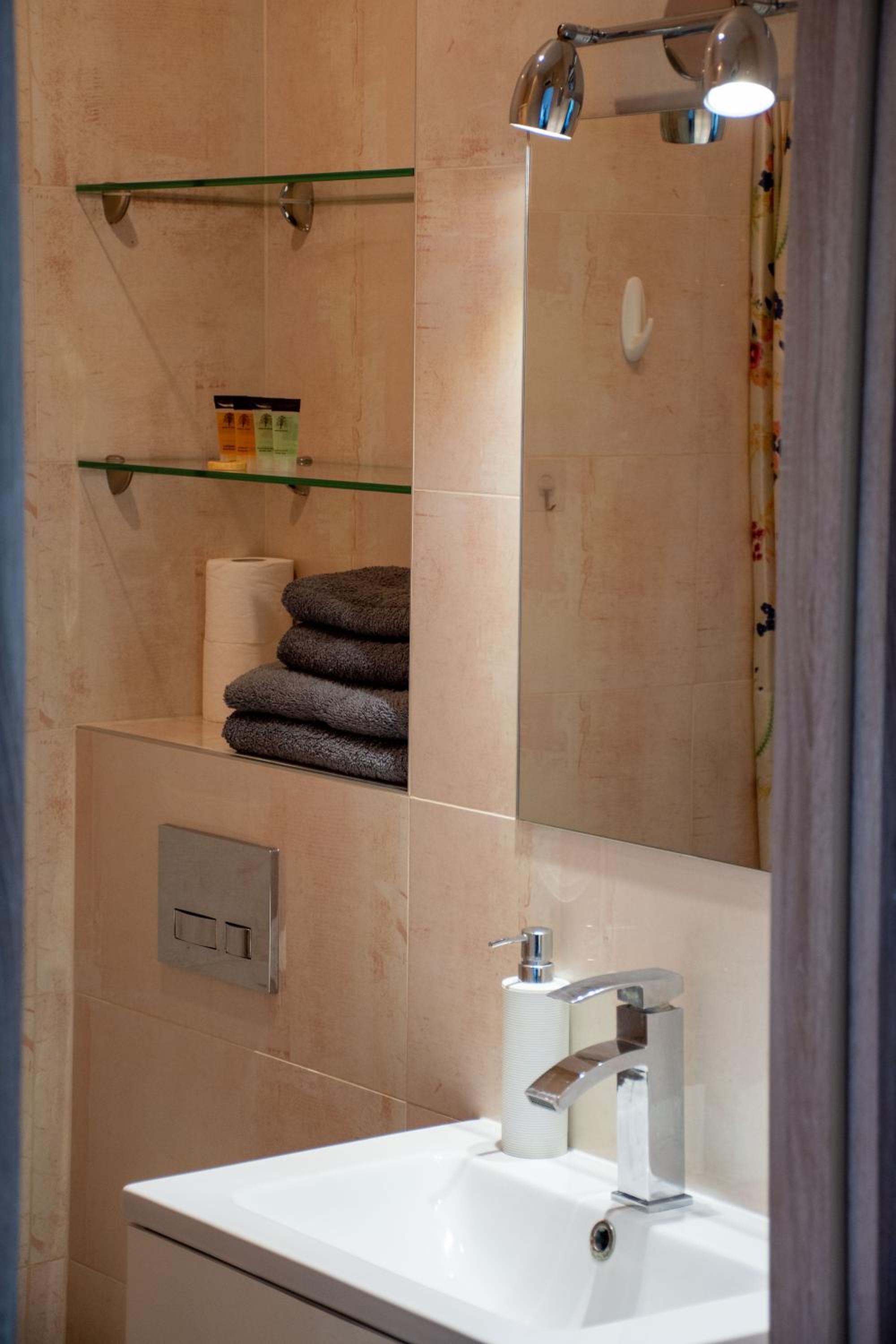 Two-Bedroom Apartment - Photo 11