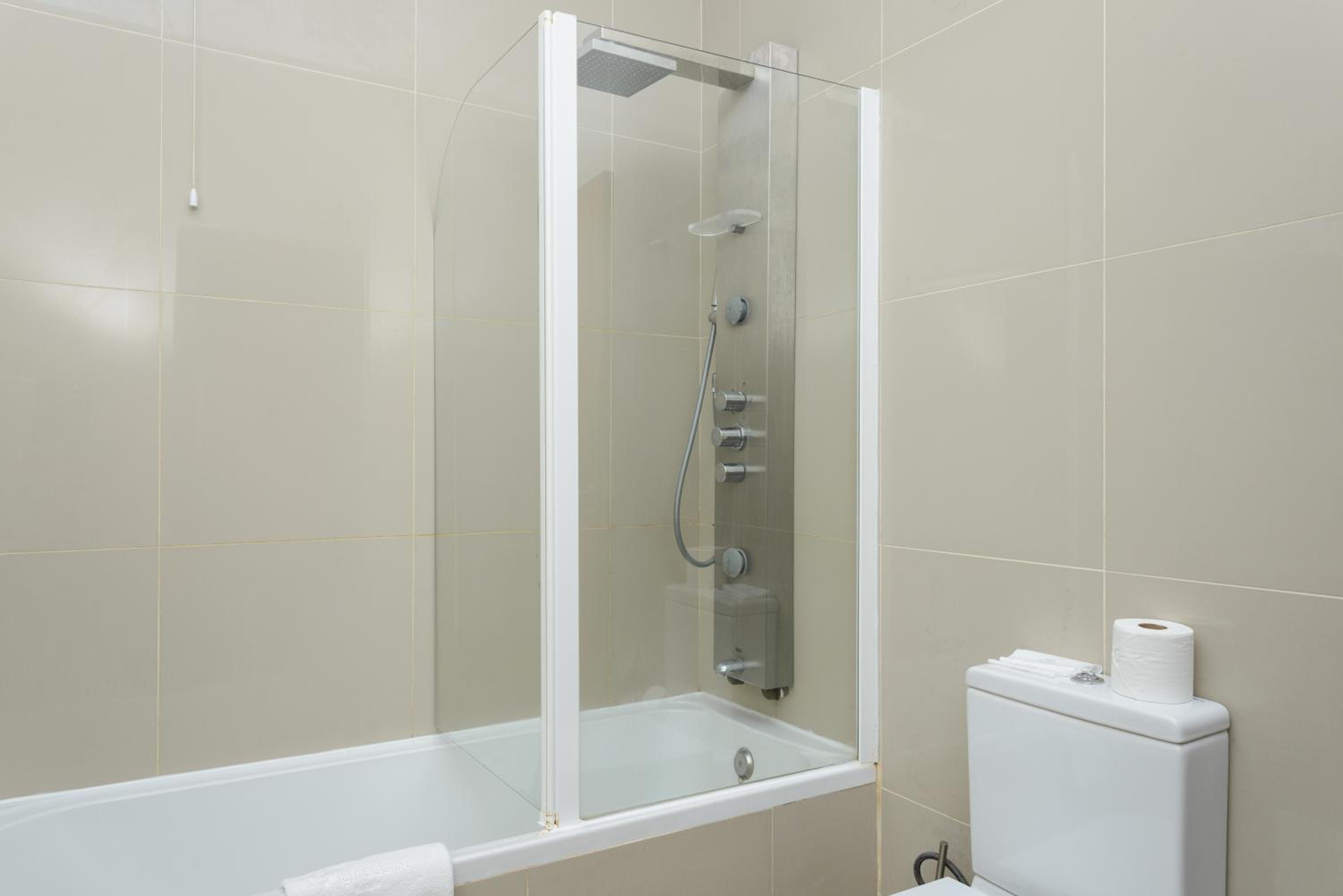 Deluxe Double Room - Photo 7