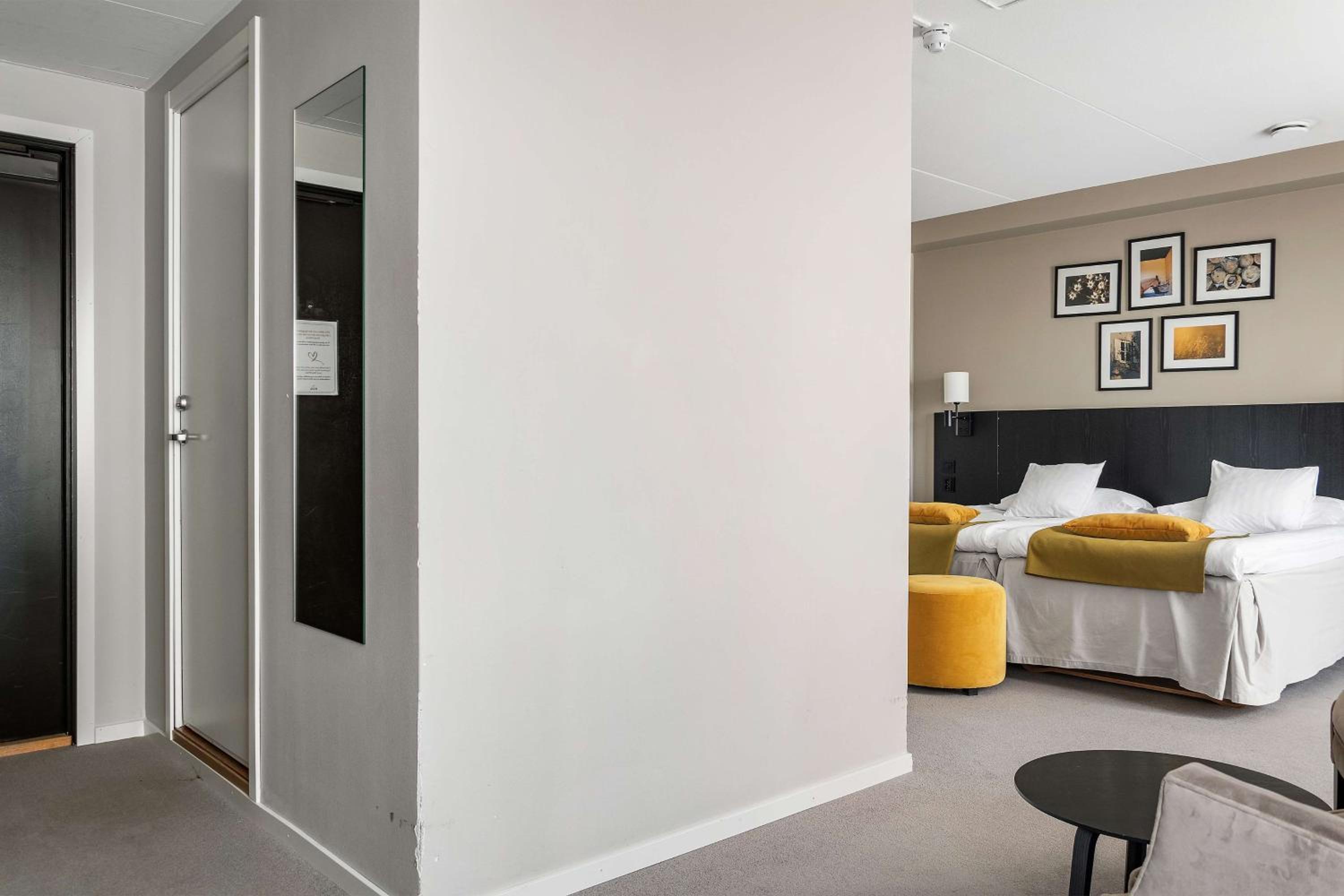 Deluxe Twin Room - Photo 9