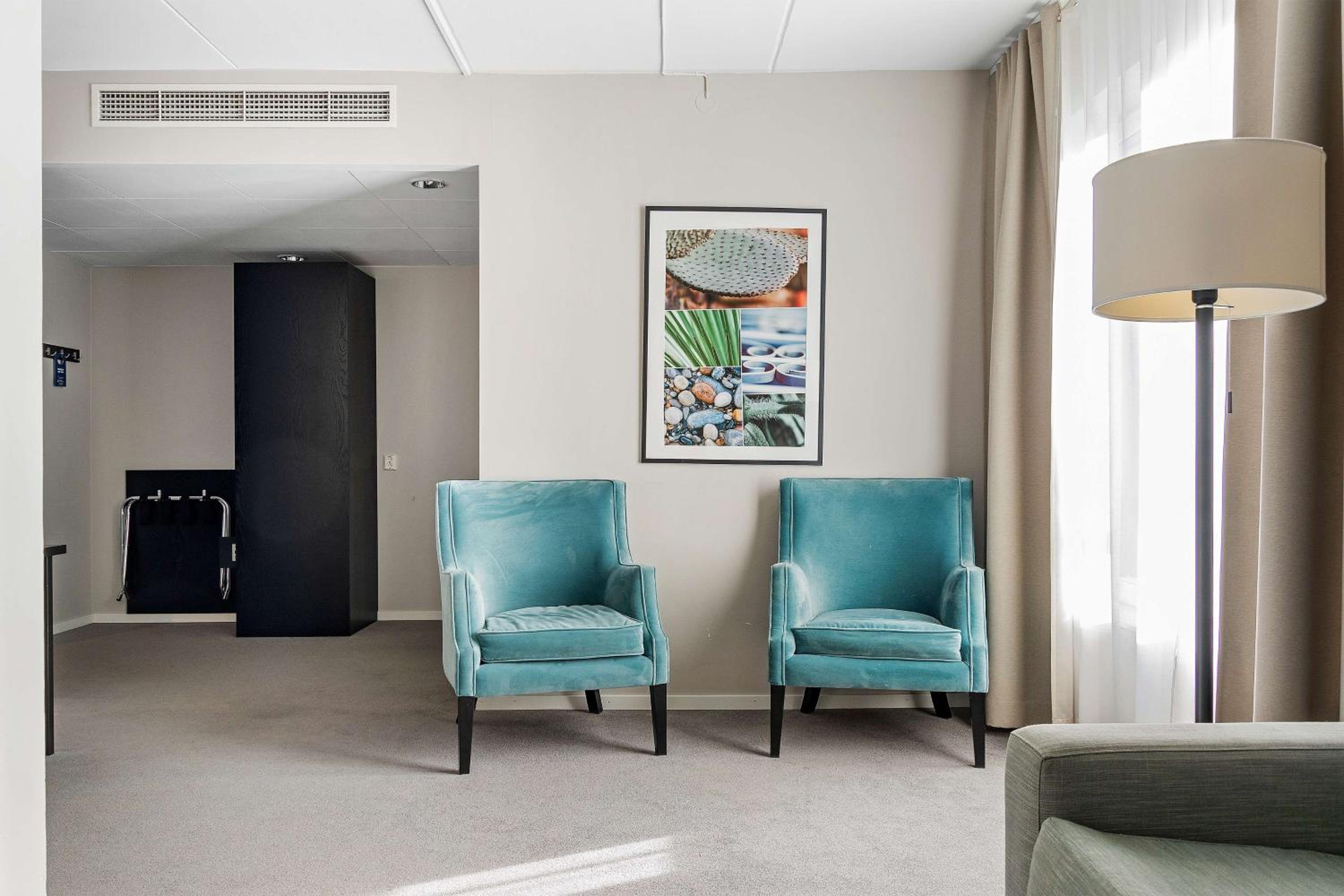 Family Room with sofa bed - Photo 3