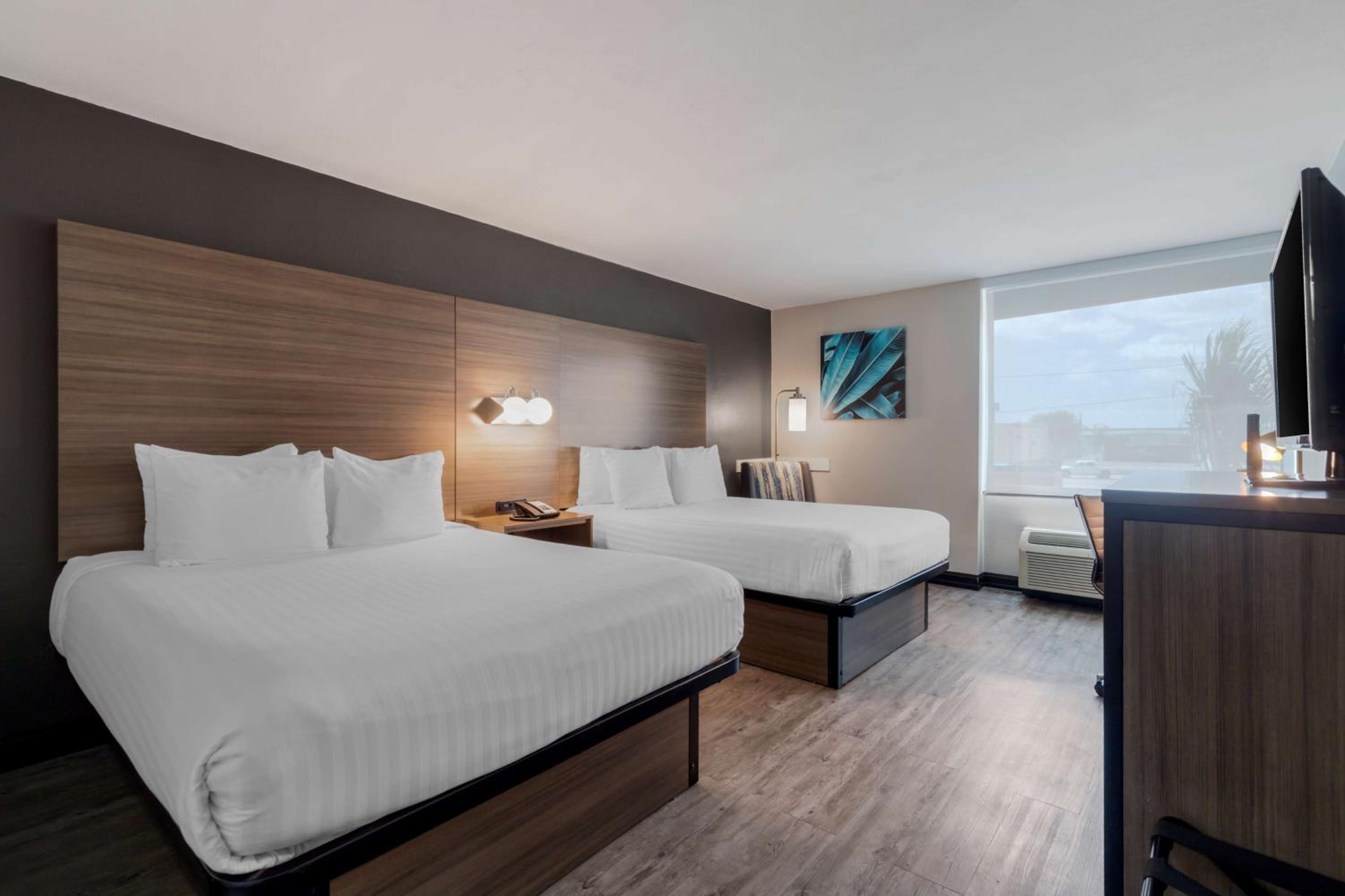 Queen Room with Two Queen Beds - Disability Access/Non-Smoking - Photo 1