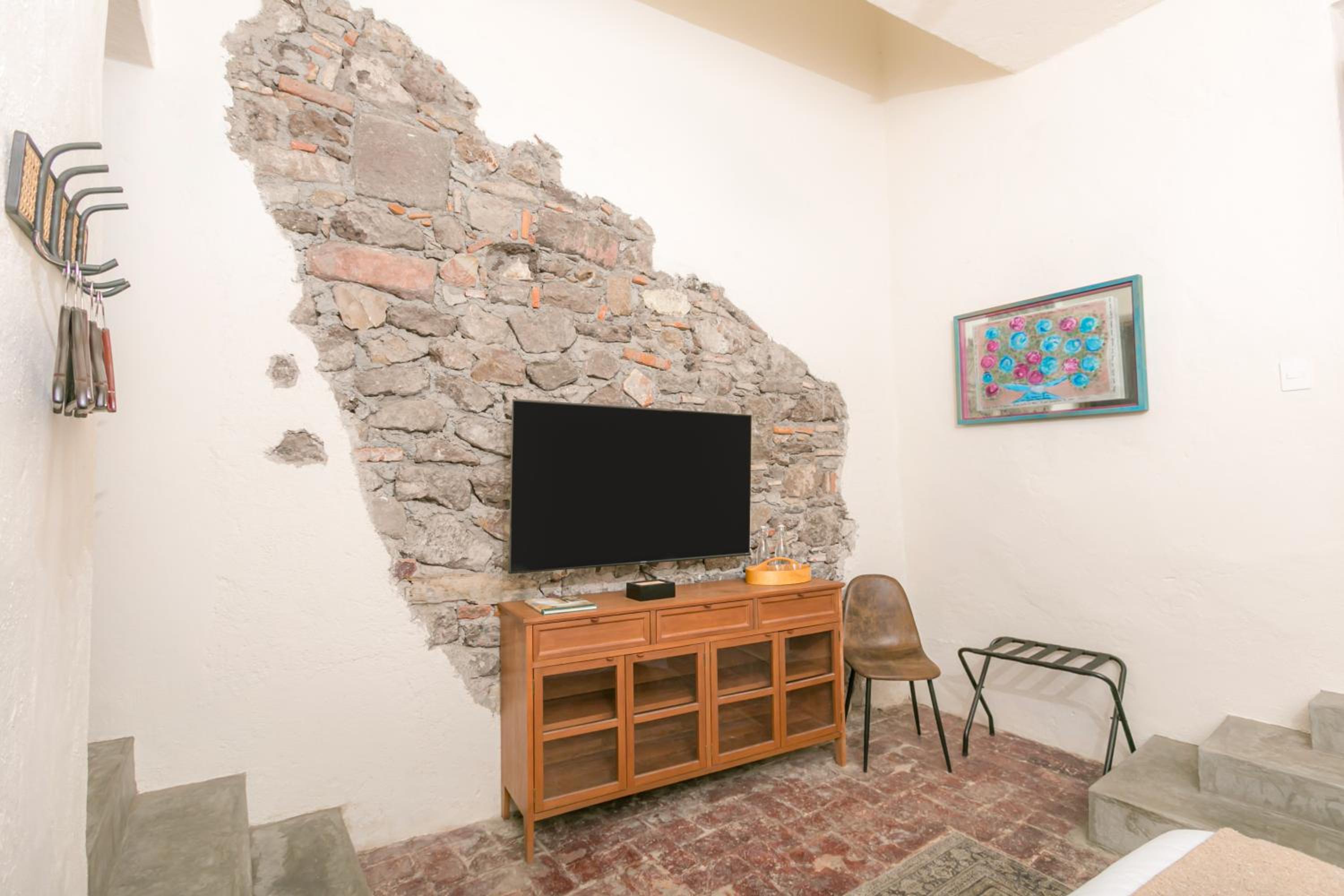 Twin Room - Photo 8