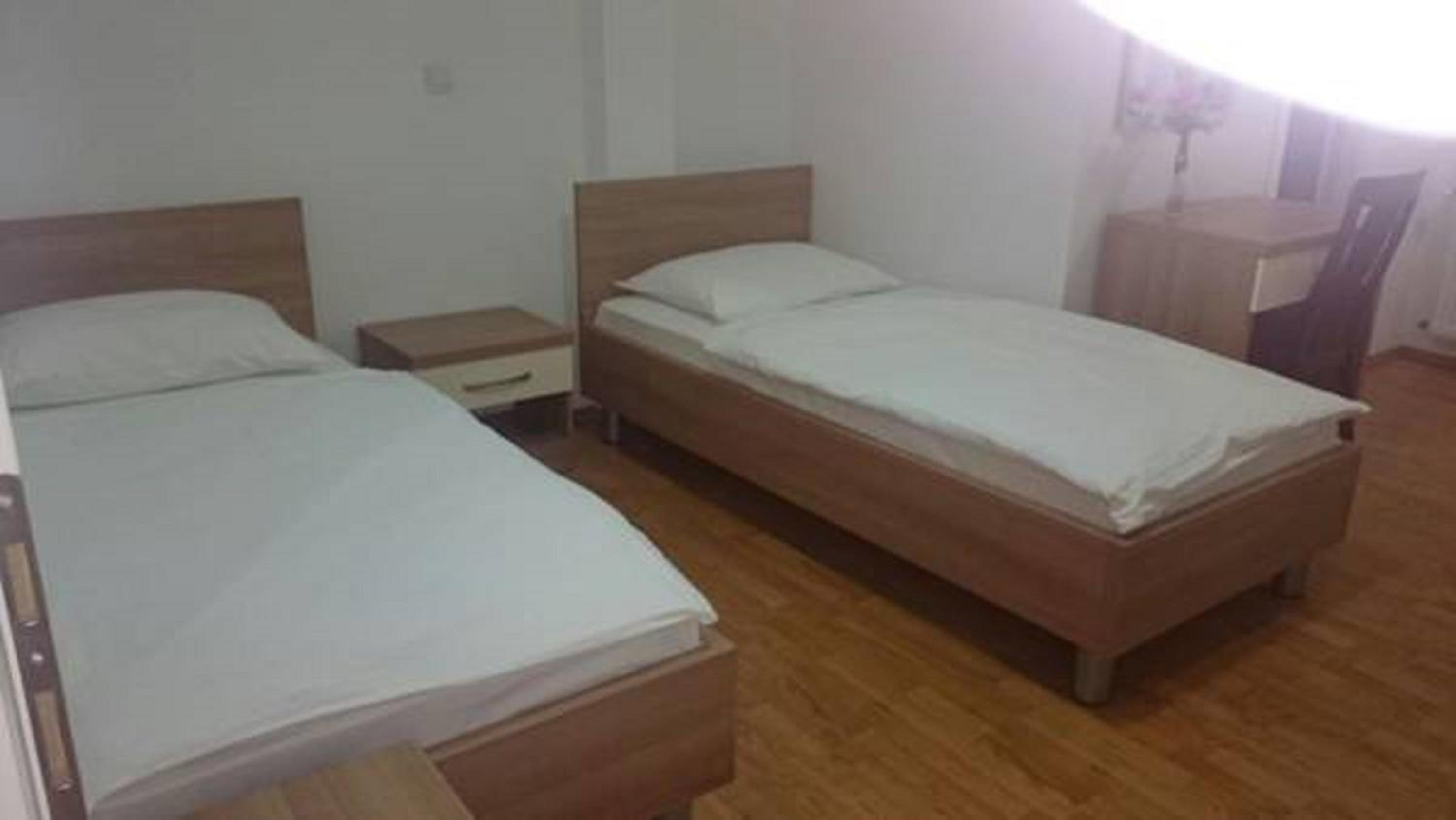 Twin Room - Photo 7
