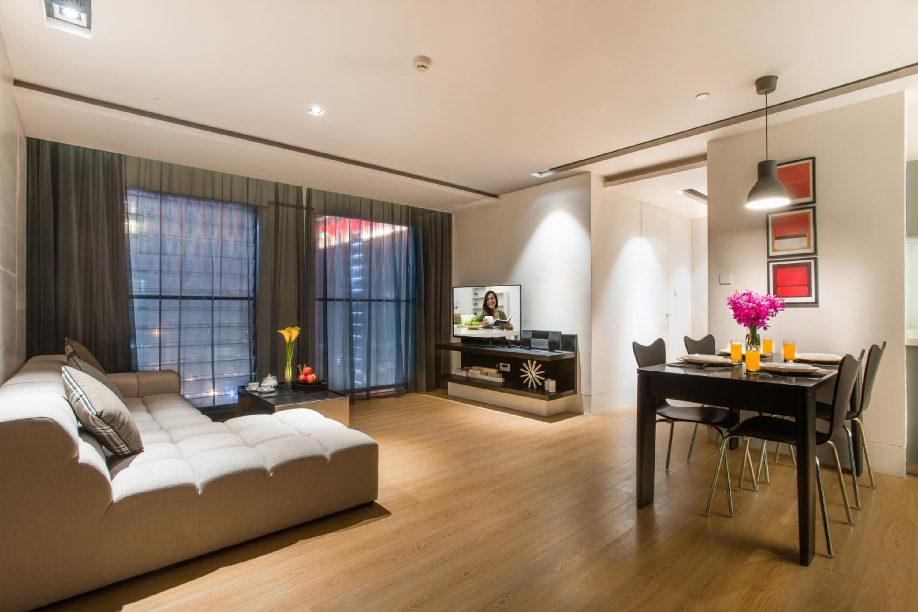 Deluxe Two-Bedroom Apartment
