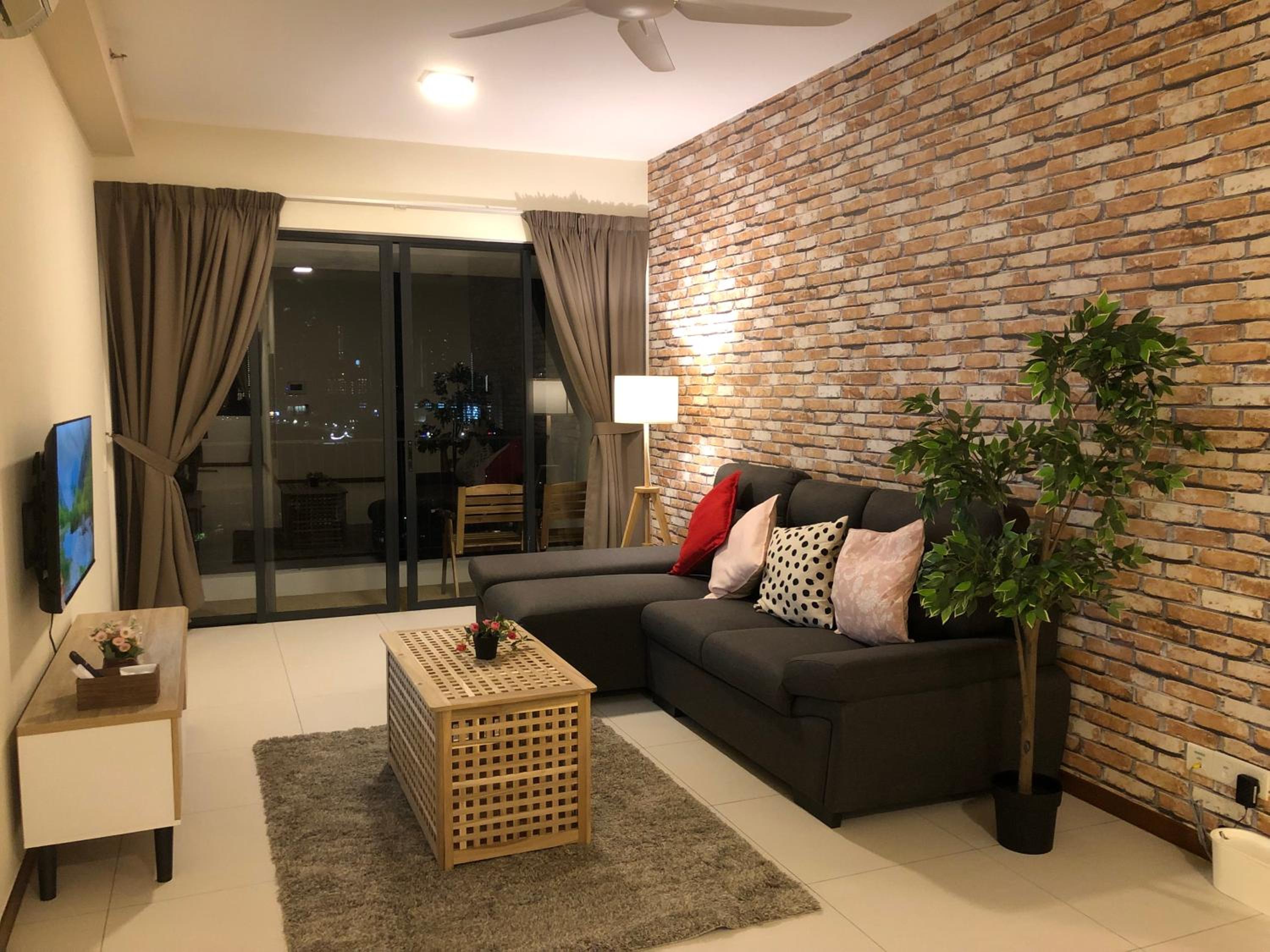 Three-Bedroom Apartment photo 2