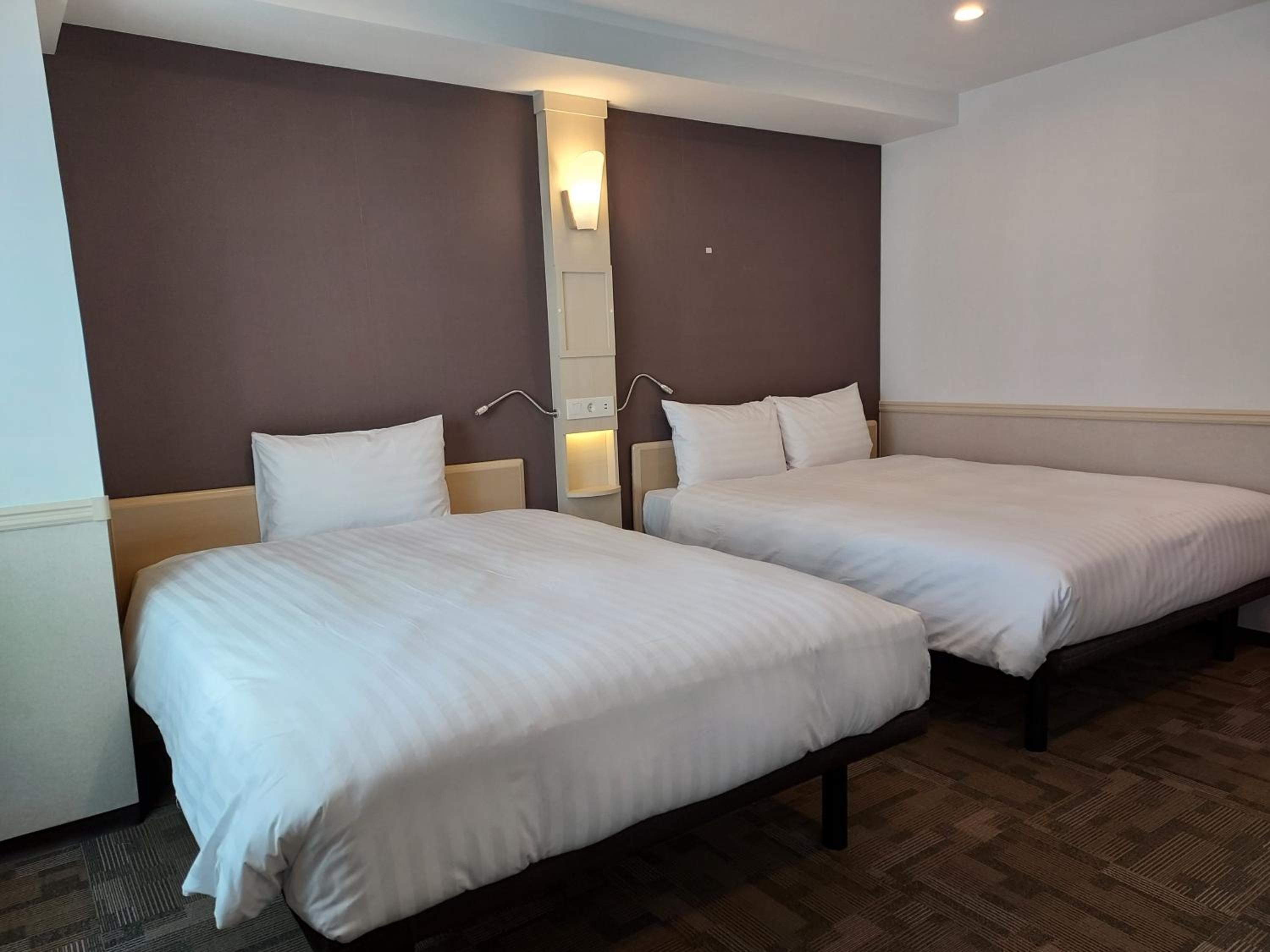 Family Twin Room - Photo 1