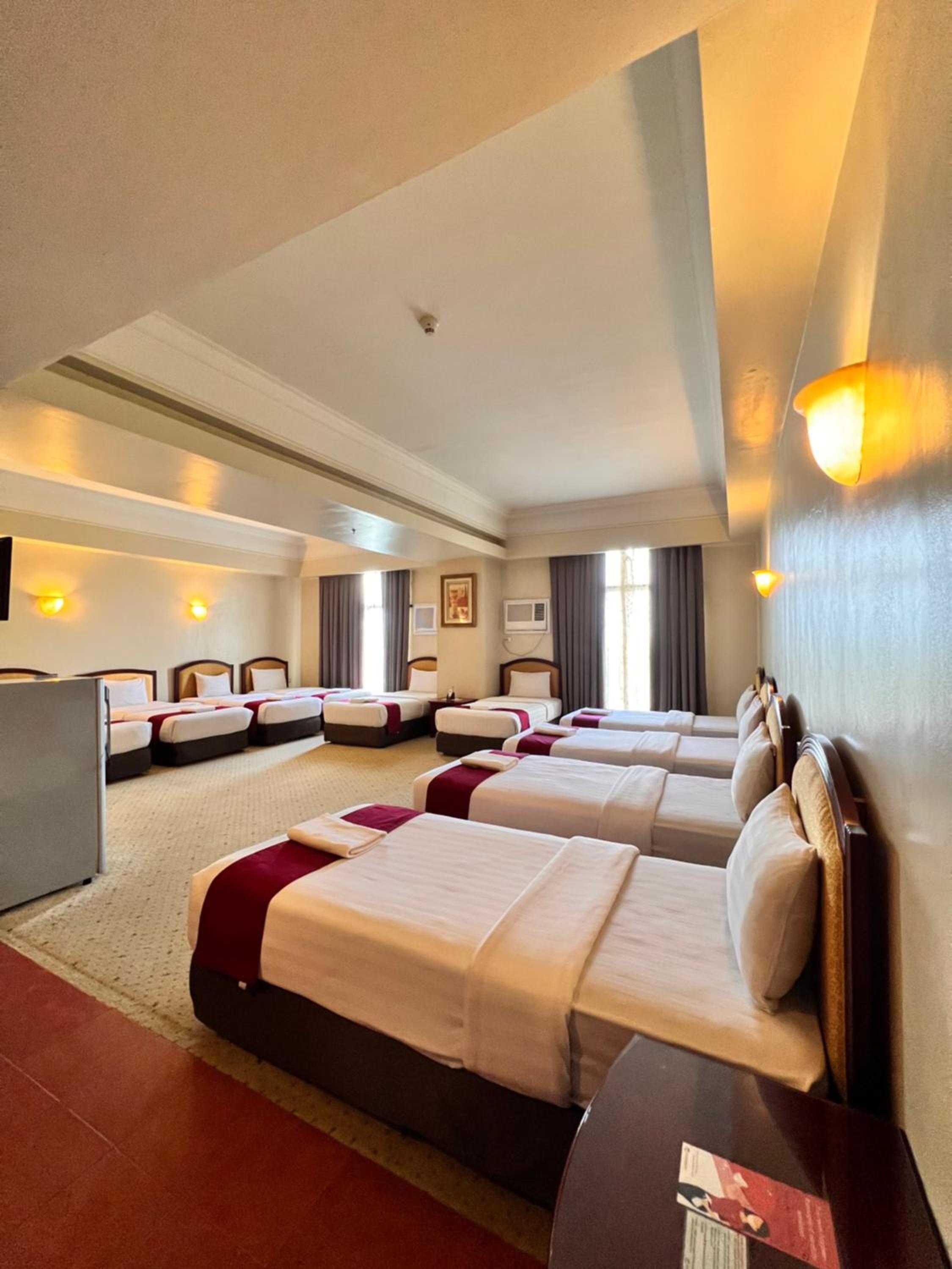 Grand Family Suite (10 people) - Photo 3