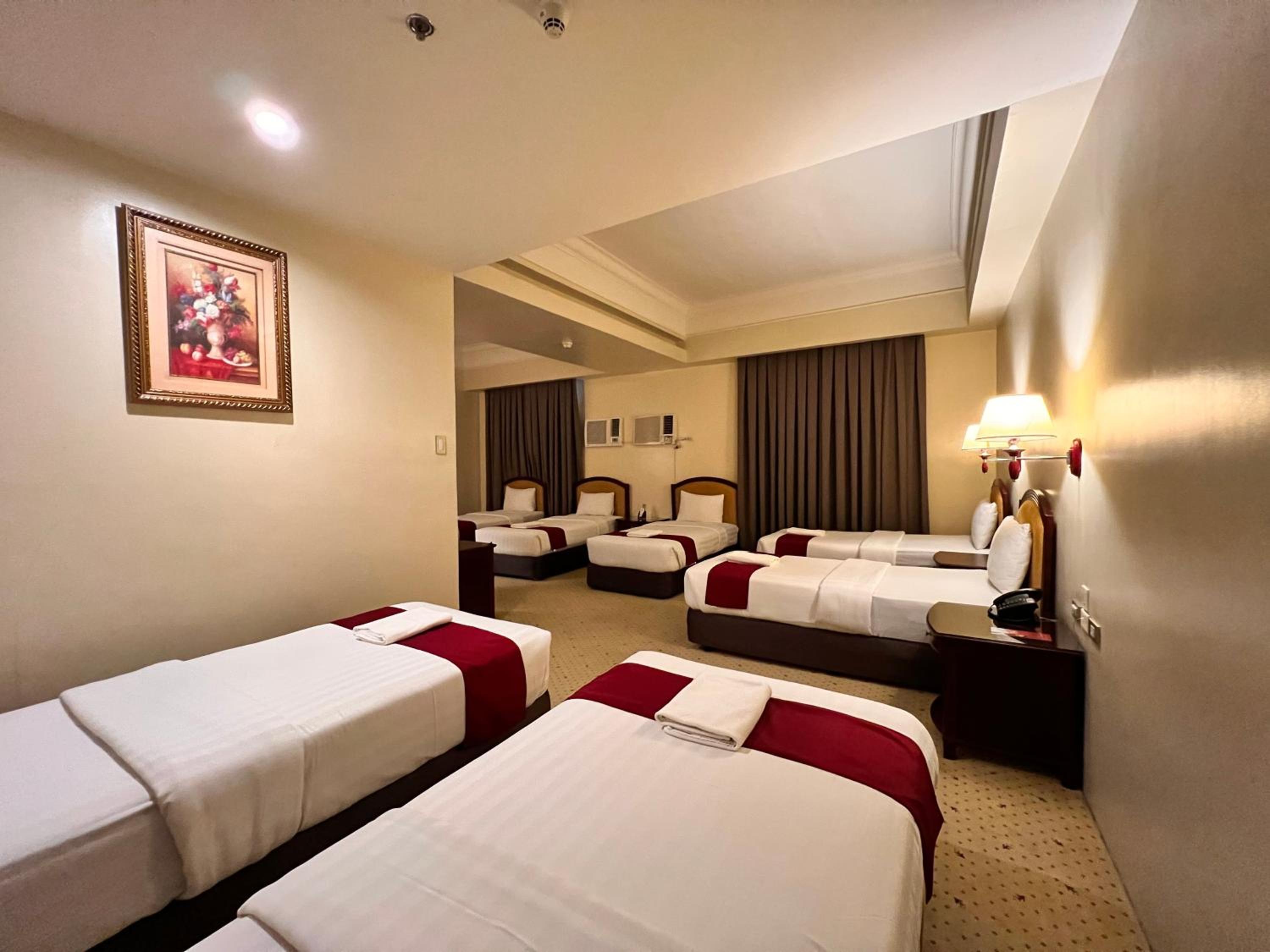 Grand Family Suite (7 People) - Photo 2
