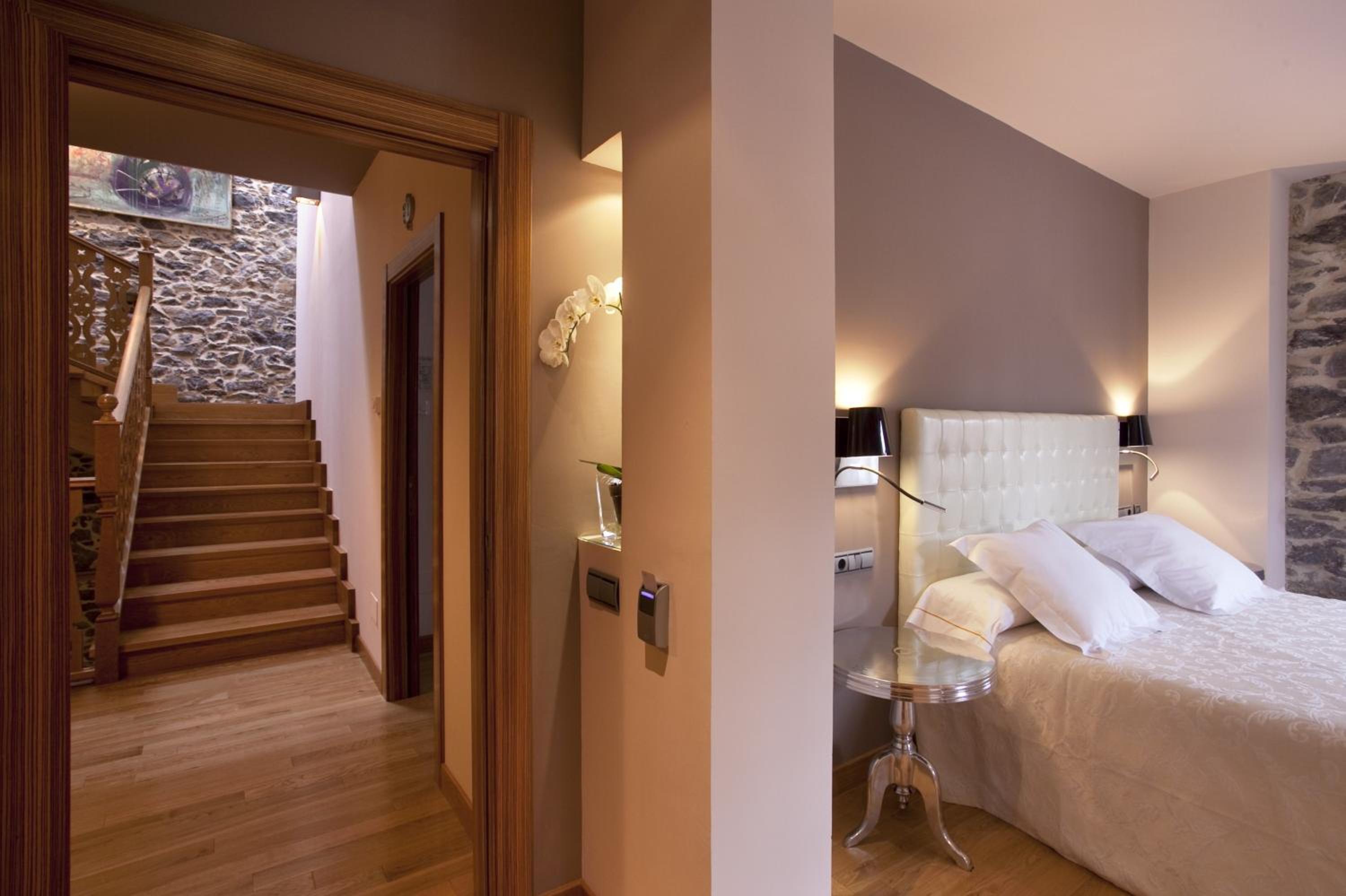 Double Room with Extra Bed photo 2