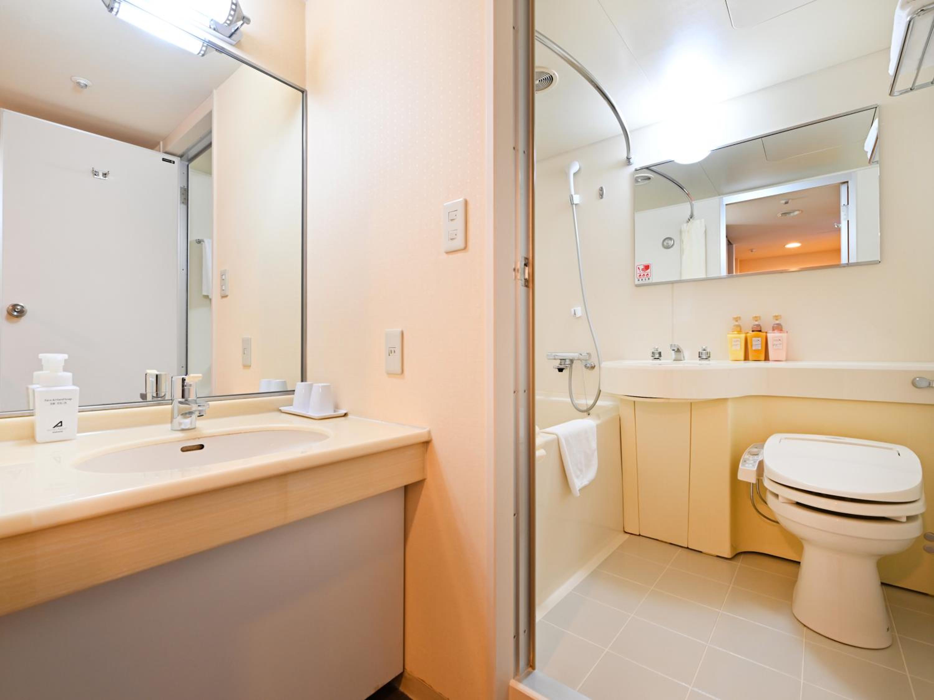 Large Twin Room - Photo 4