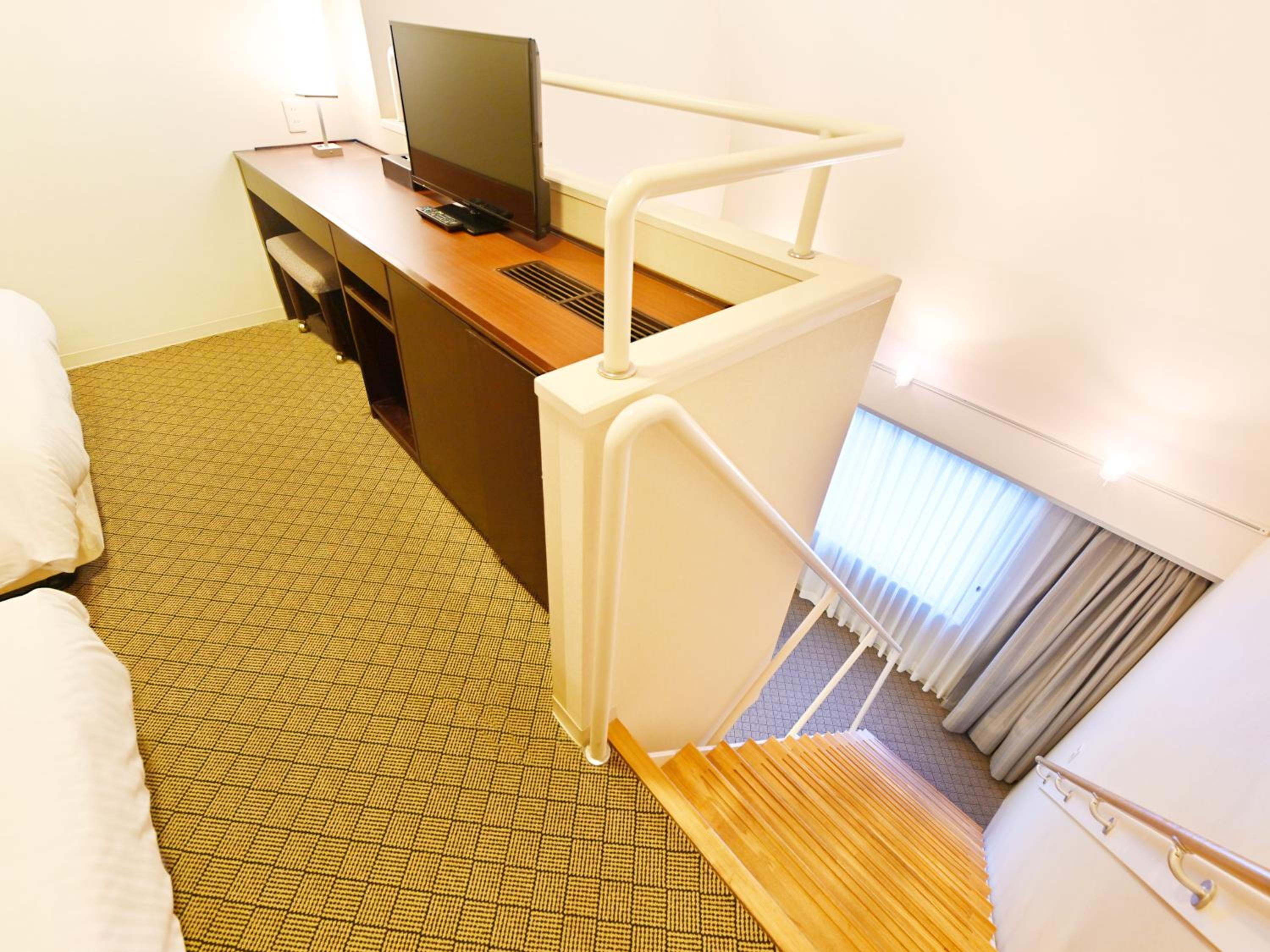 Twin Room with Extra Bed - Photo 3