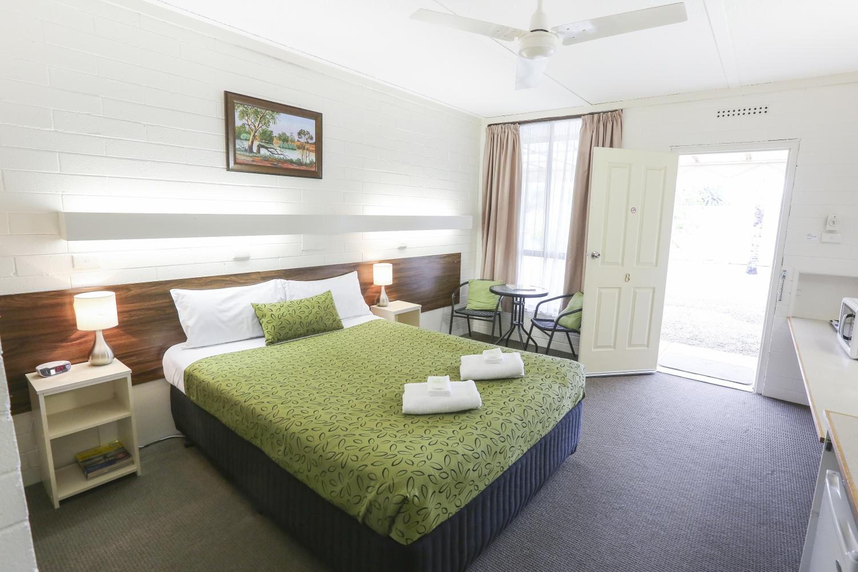 Queen Room - Photo 5