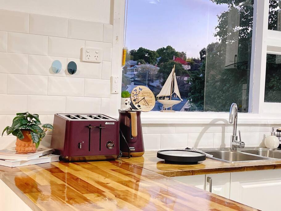 Three-Bedroom House photo 3
