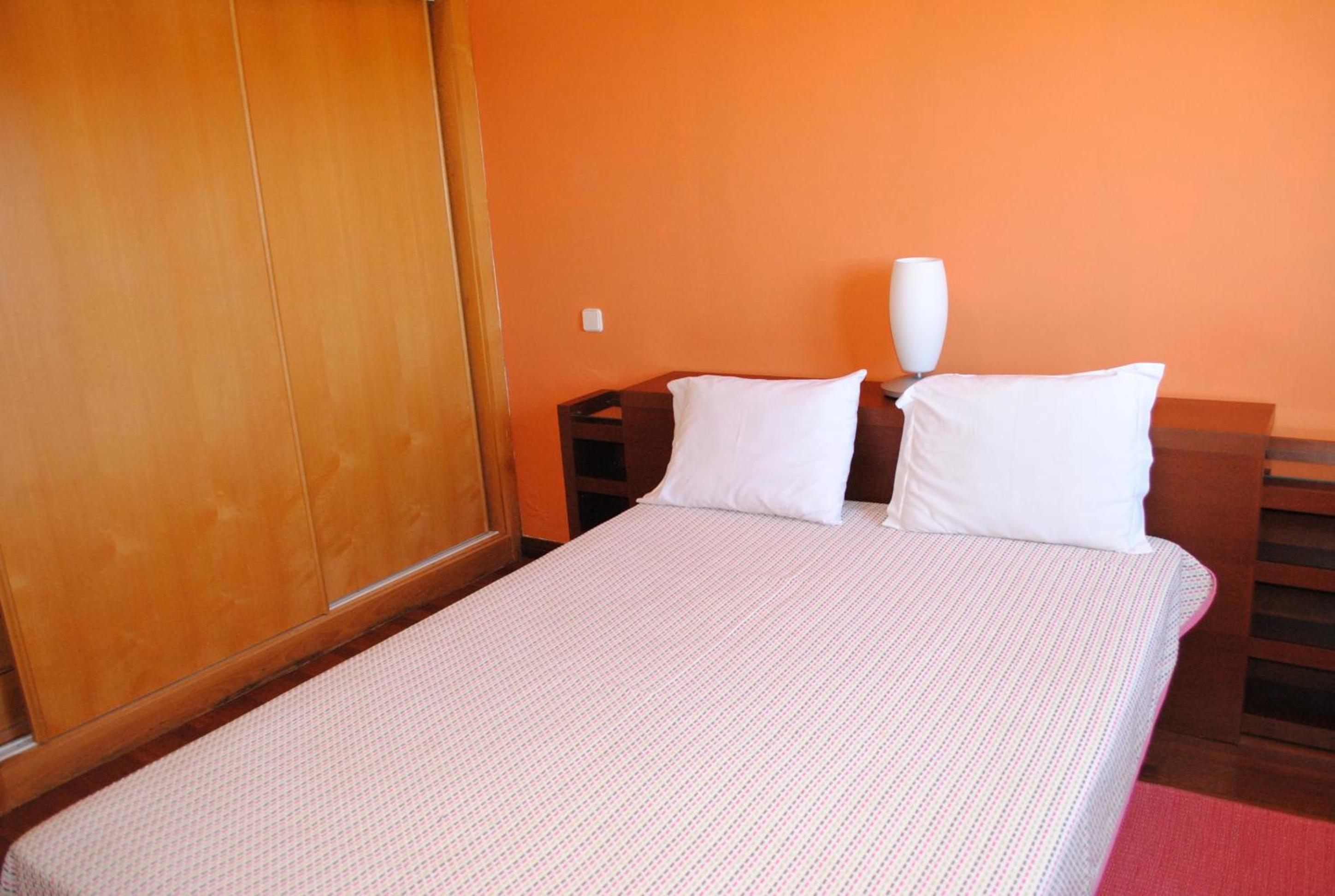 Twin Room with Private Bathroom photo 1
