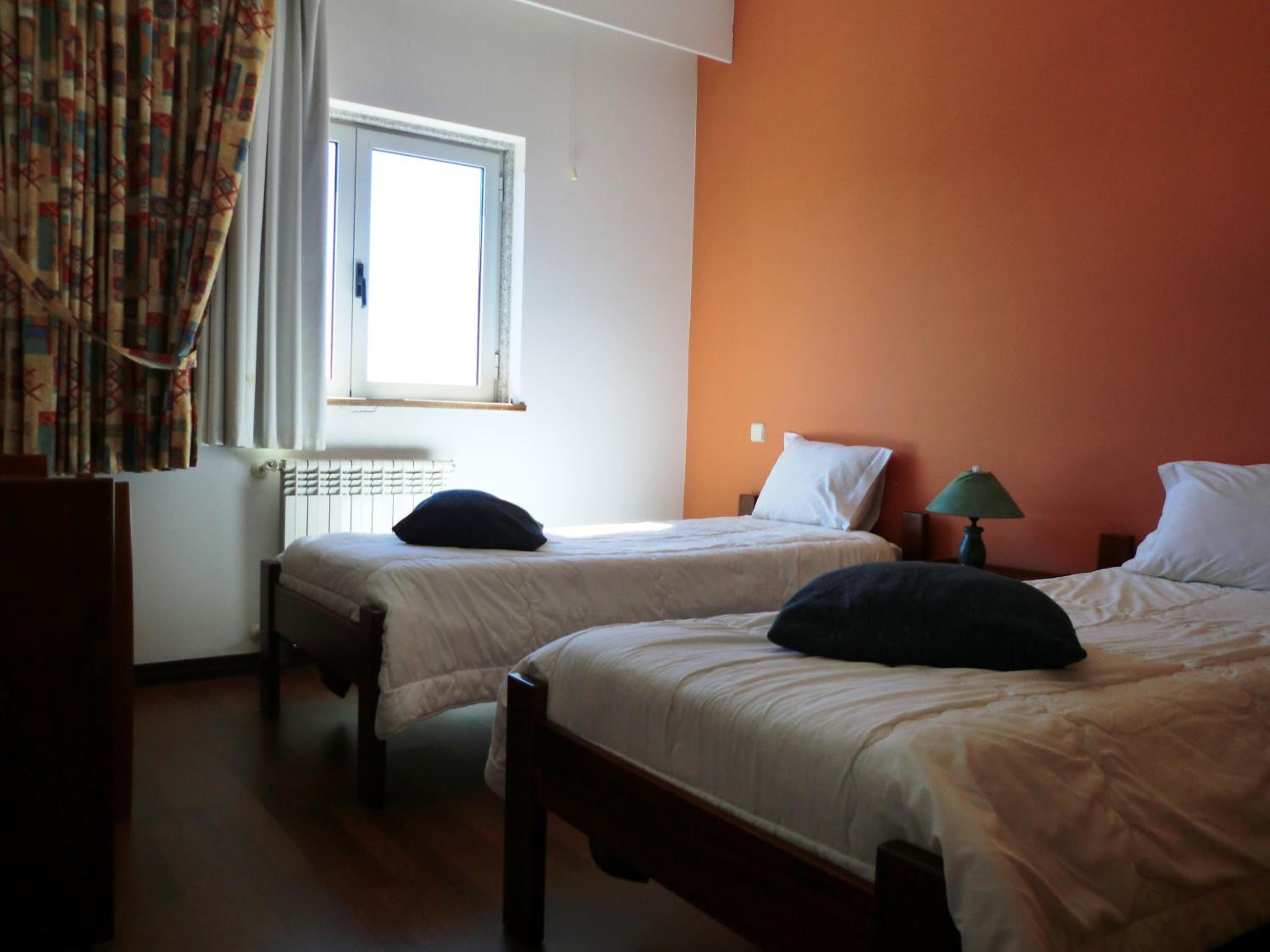 Twin Room with Private Bathroom photo 3