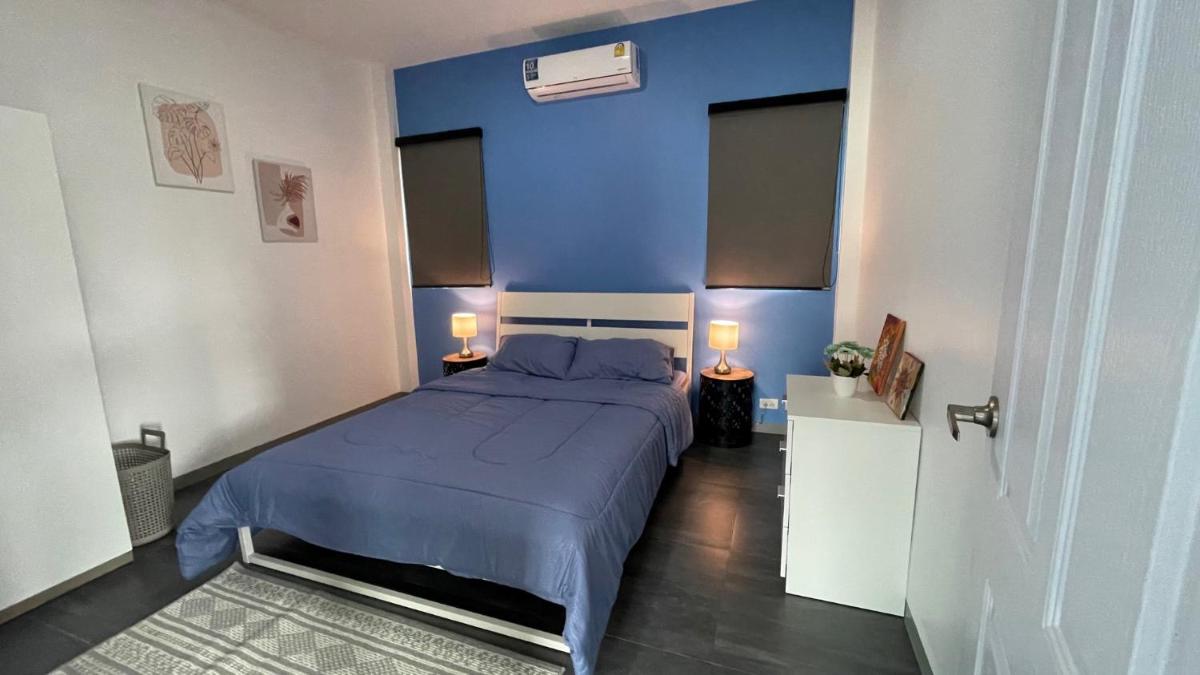 One-Bedroom House photo 1