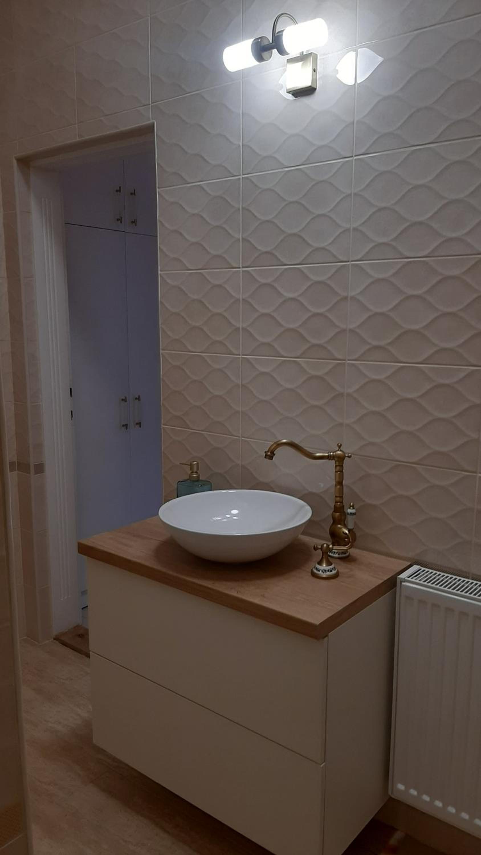 Apartment with Shower - Photo 10