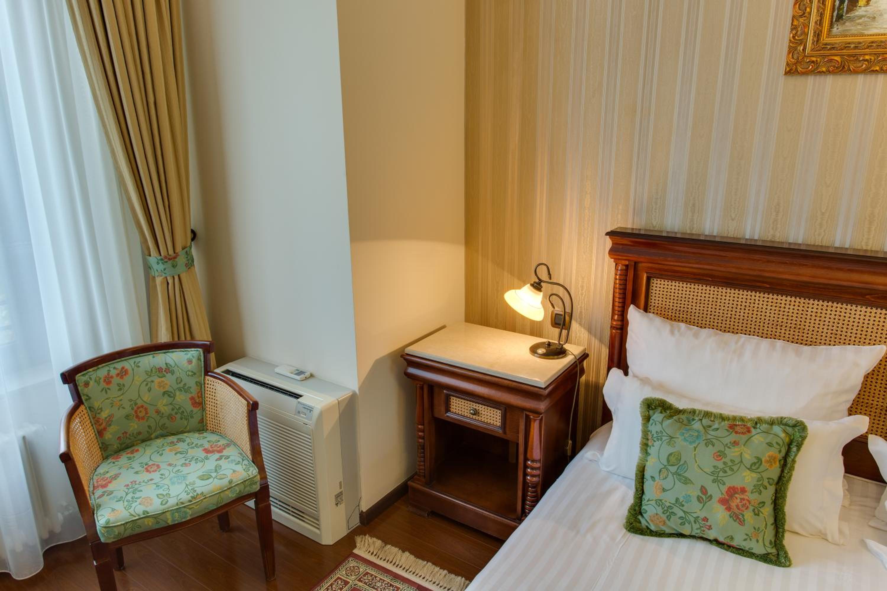 Double Room - Photo 9
