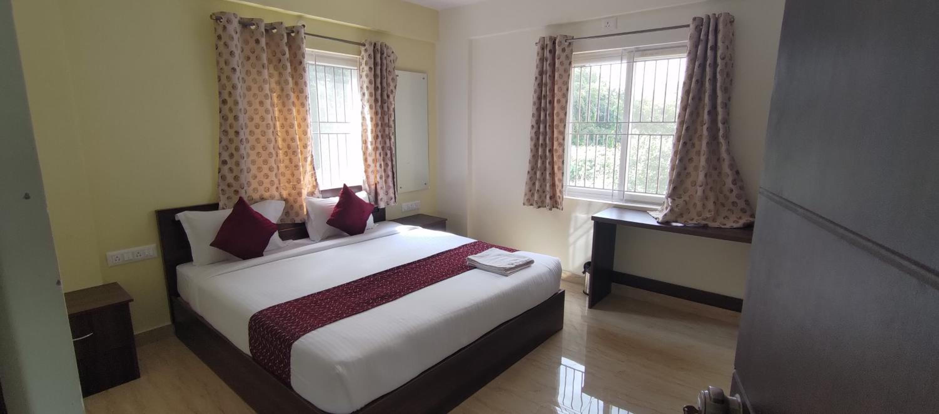 Standard Double Room with Fan - Photo 10