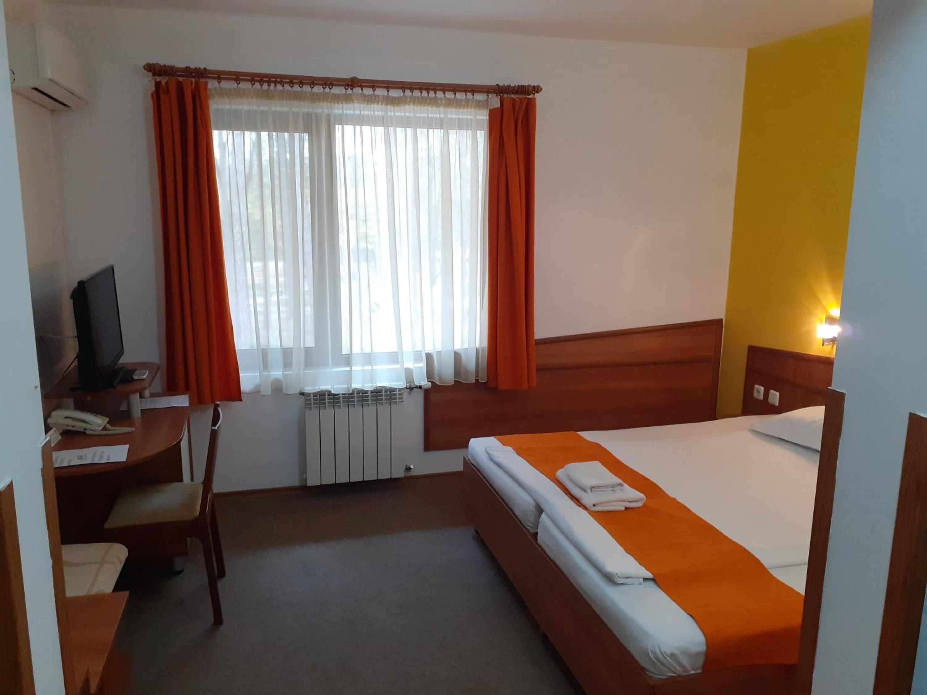 Single Room photo 2
