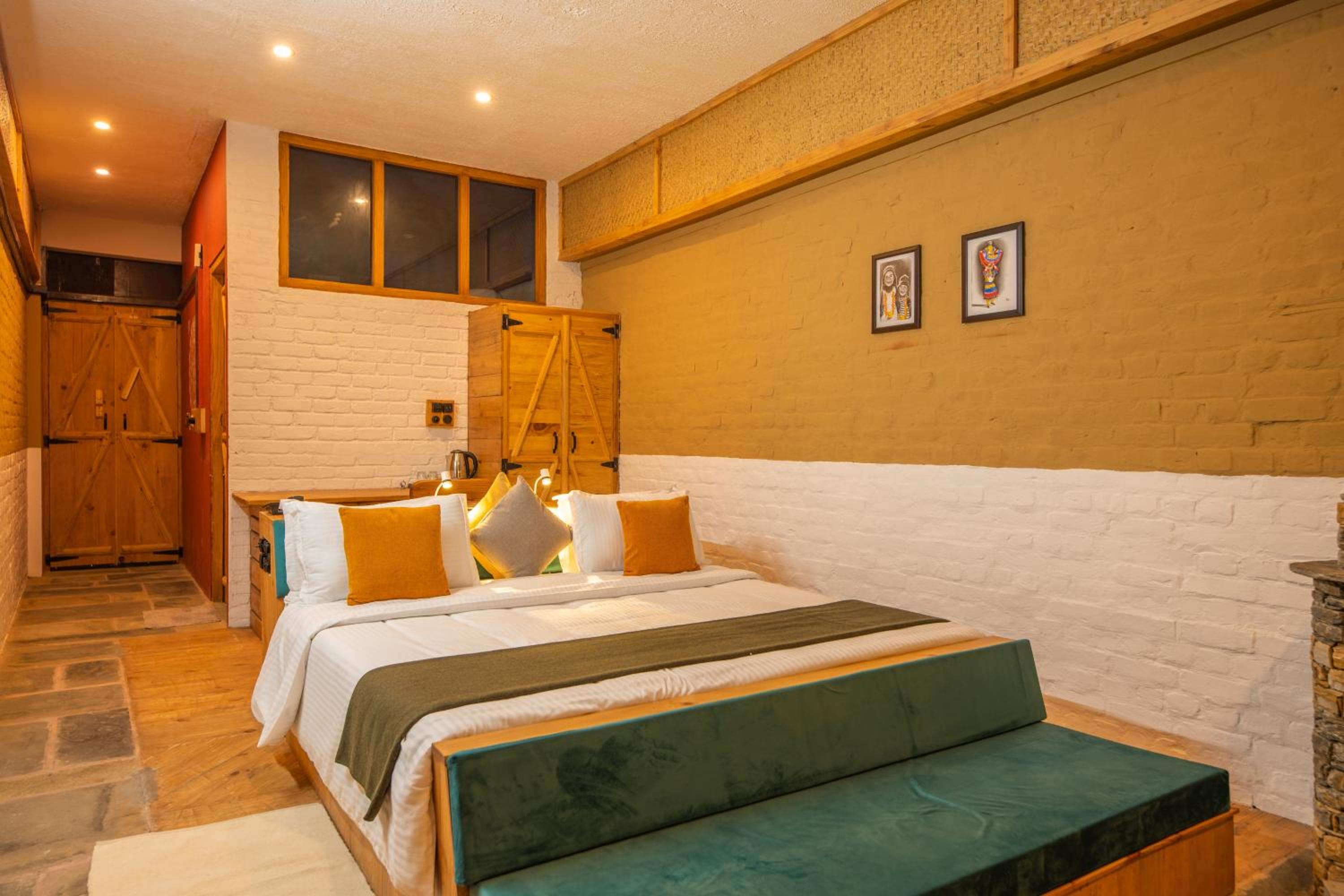 Deluxe Room (2 Adults + 1 Child) - Photo 5