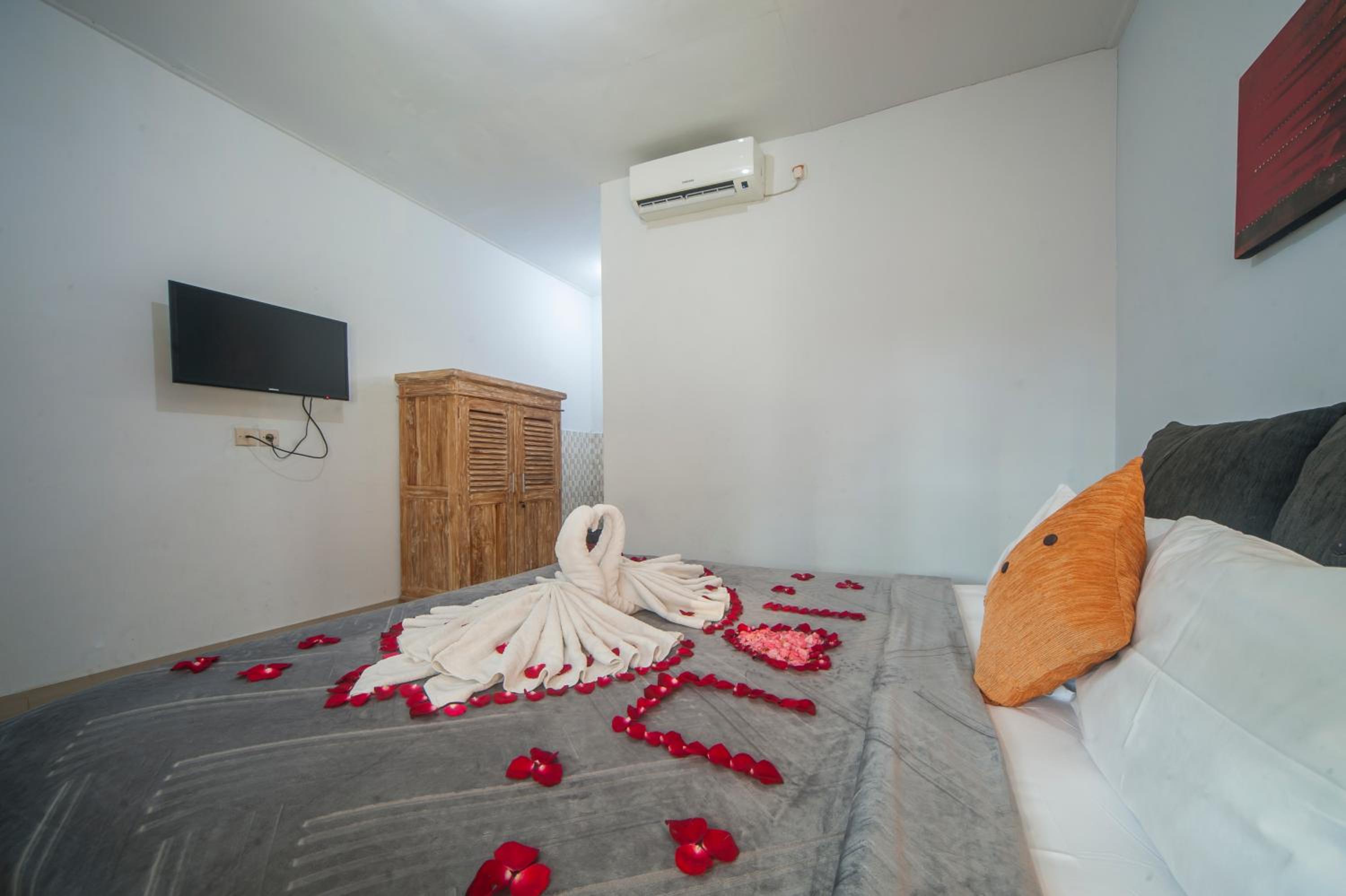 King Room with Garden View - Photo 10