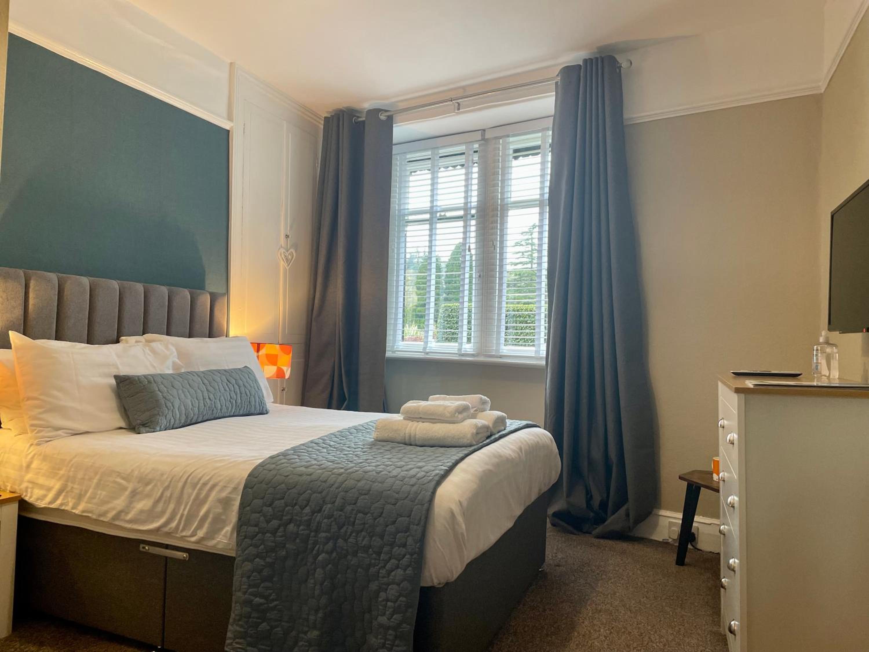 Double Room with Private Bathroom