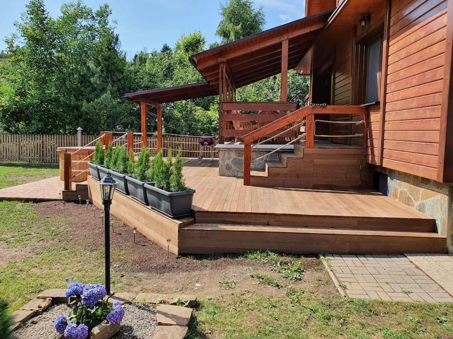 Five-Bedroom House - Photo 18