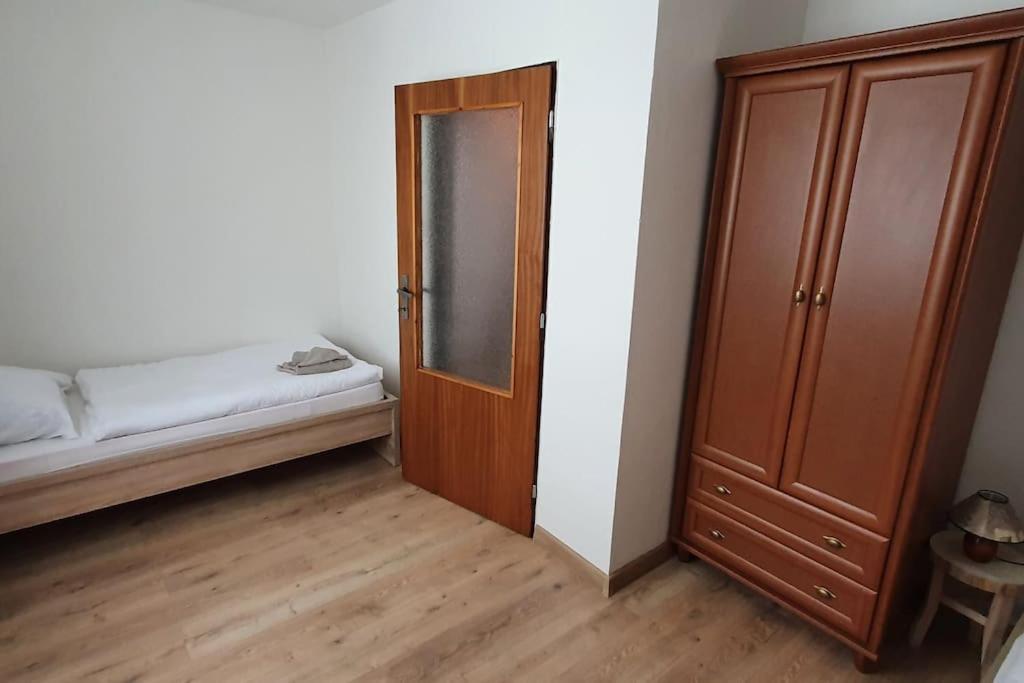Five-Bedroom House - Photo 19
